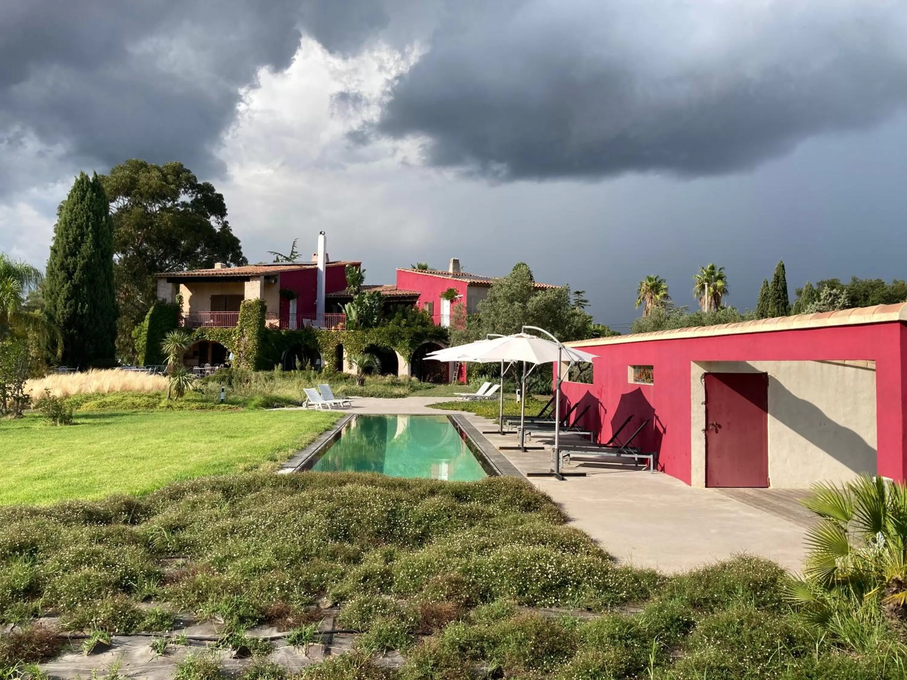 Swimming Pool in VILLA MERCEDES B&b