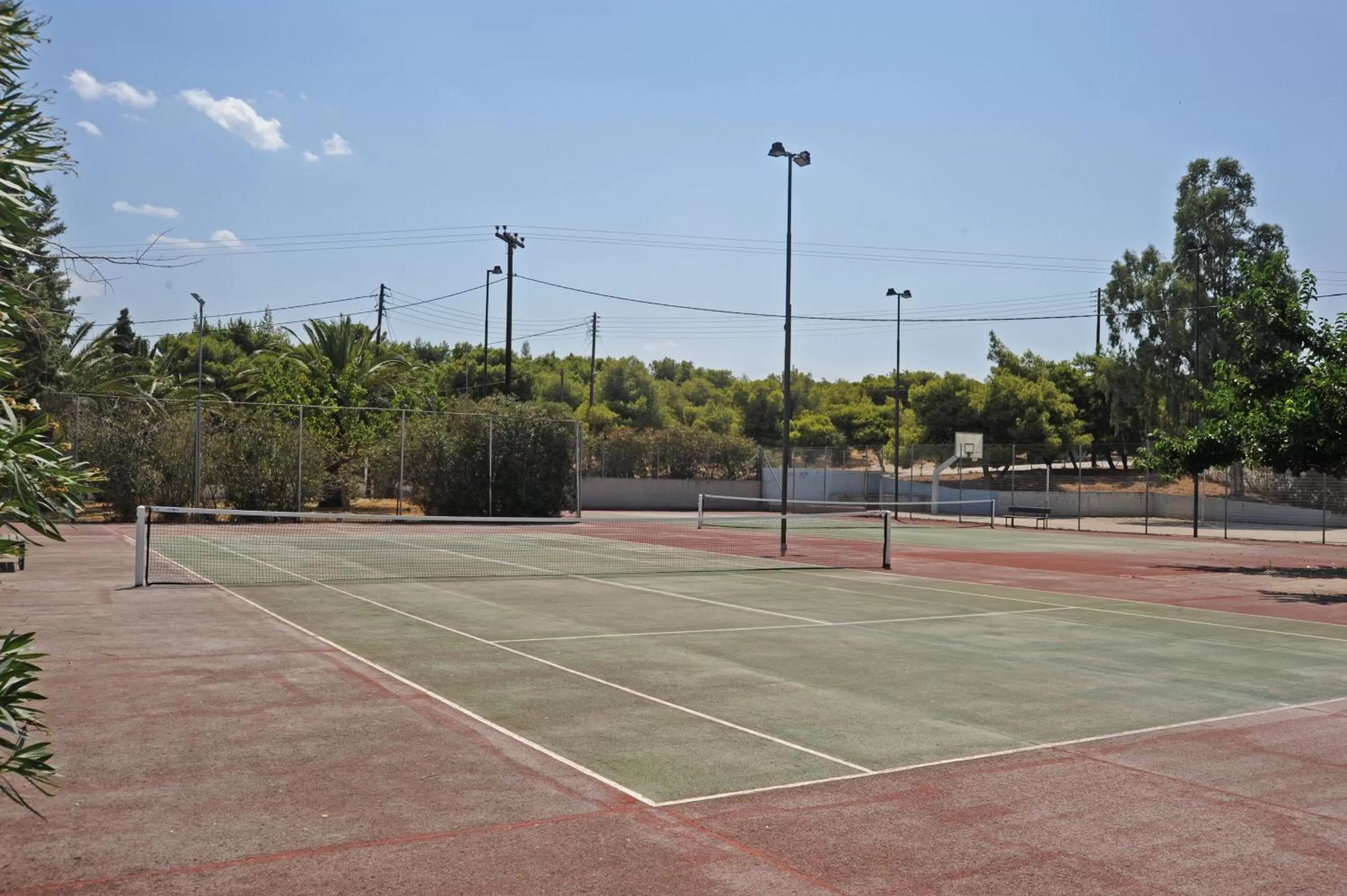 Tennis court in King Saron Hotel Resort