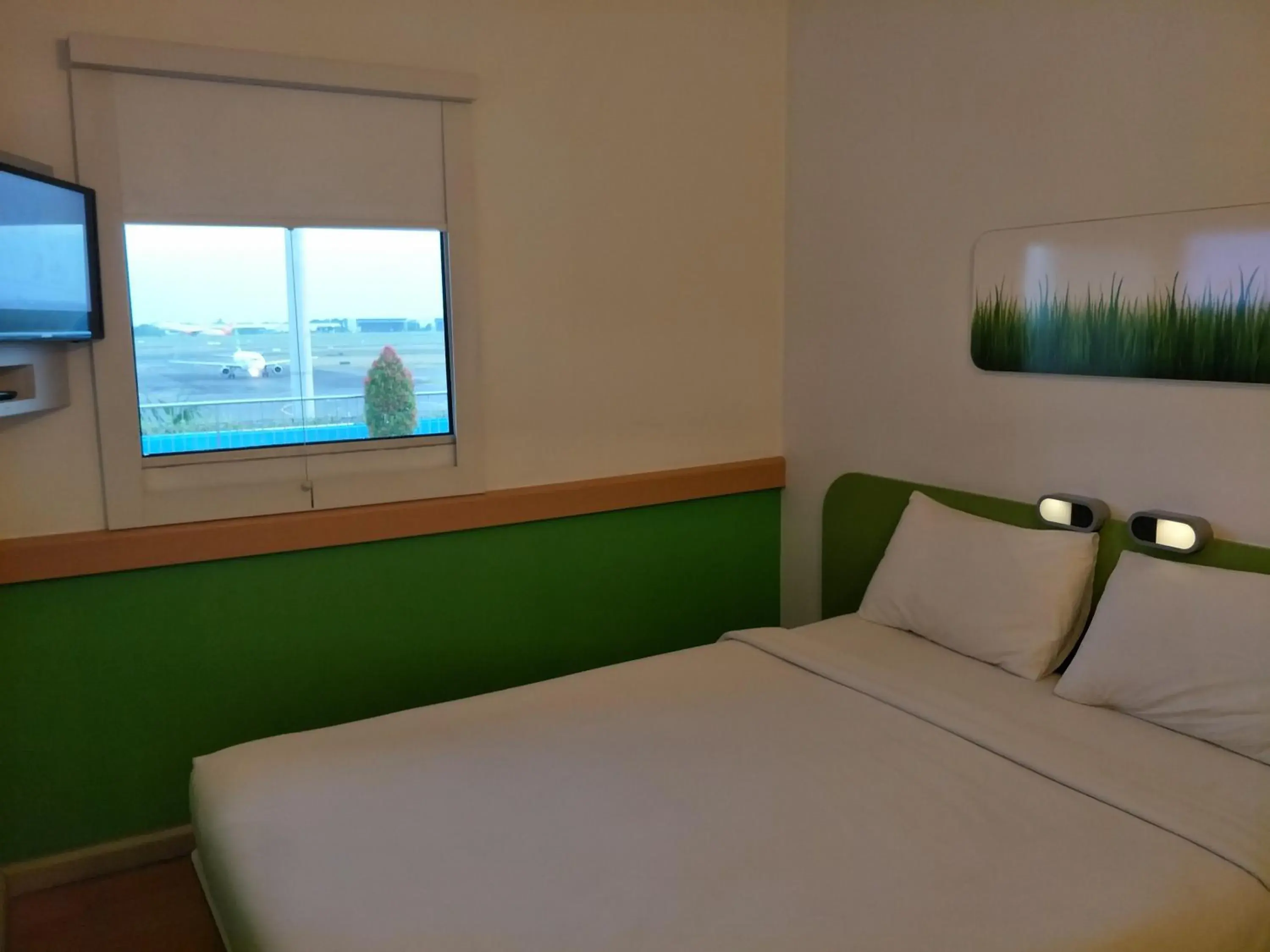 Bed in Ibis Budget Surabaya Airport