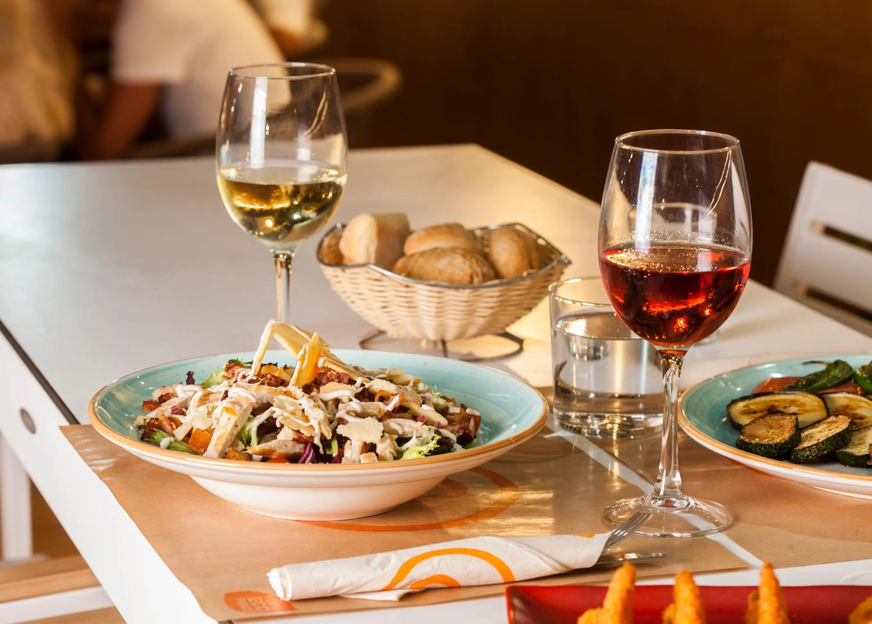 Food and drinks in Hotel Monterrey Roses by Pierre & Vacances