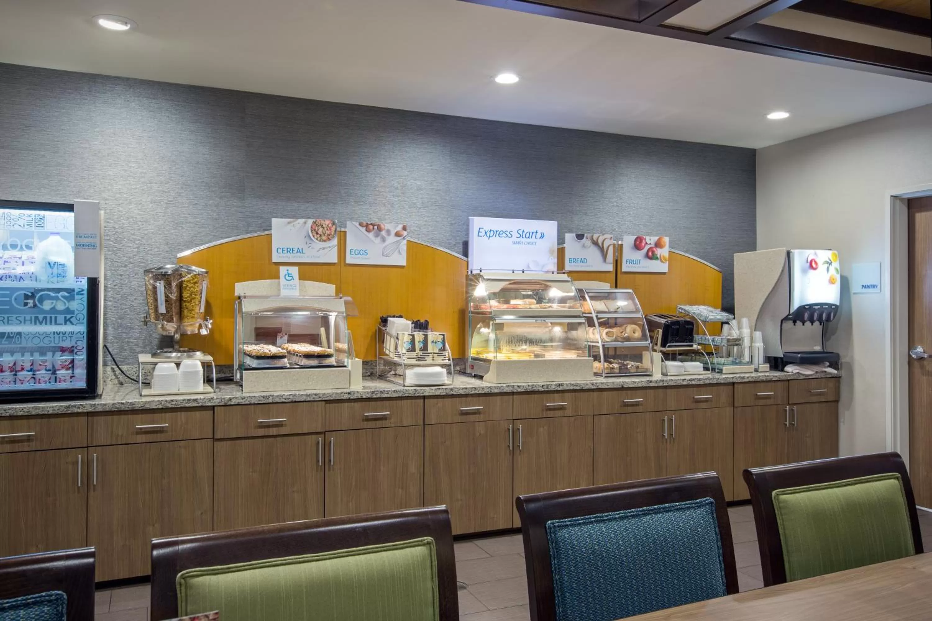 Breakfast in Holiday Inn Express & Suites Kailua-Kona by IHG