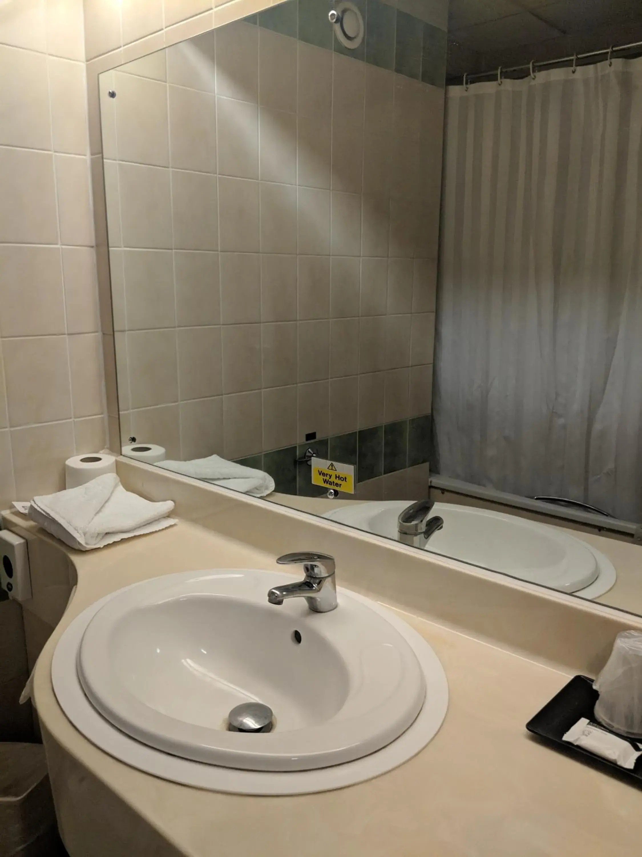 Bathroom in Best Western Ipswich Hotel