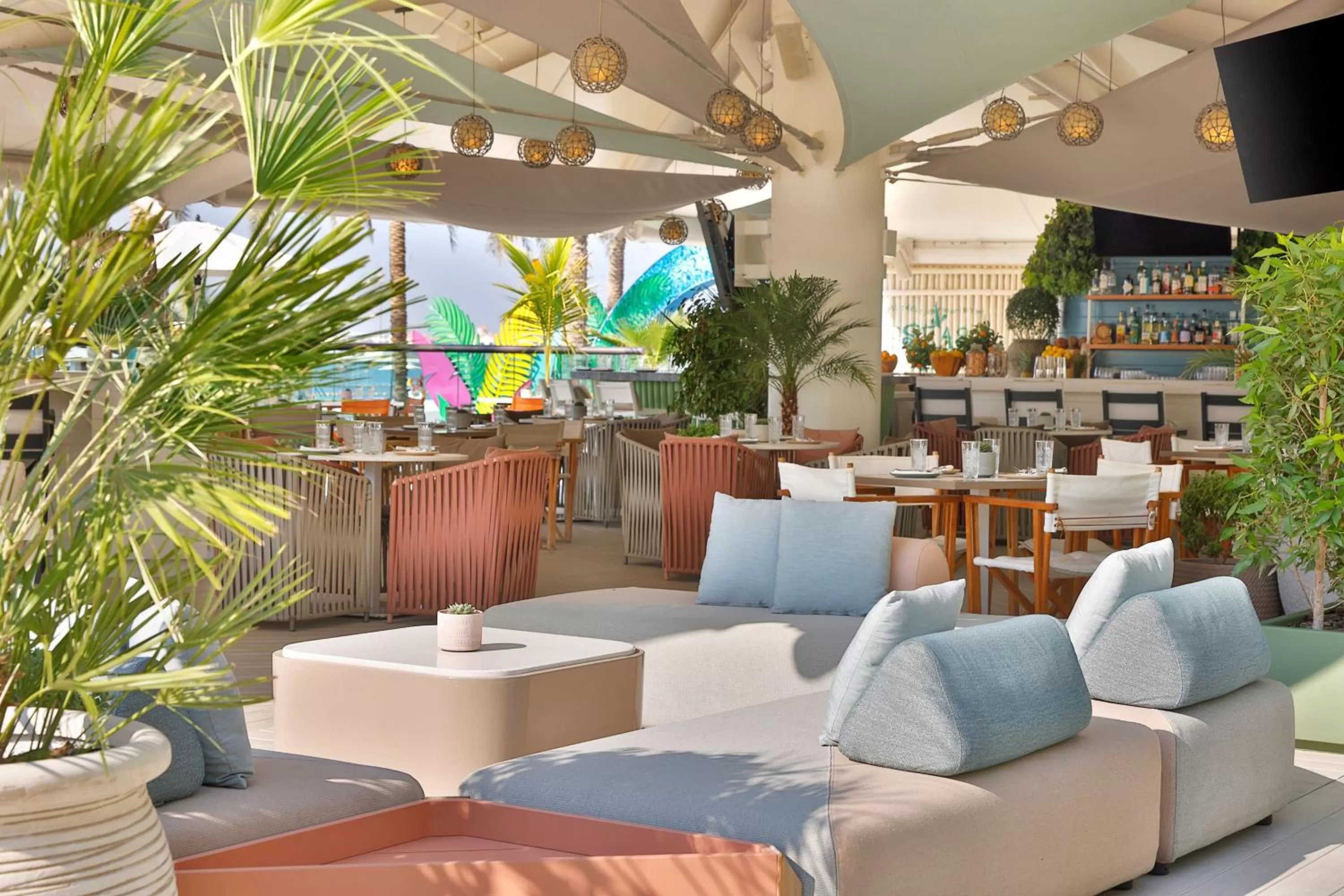 Lounge or bar in Marriott Resort Palm Jumeirah, Dubai