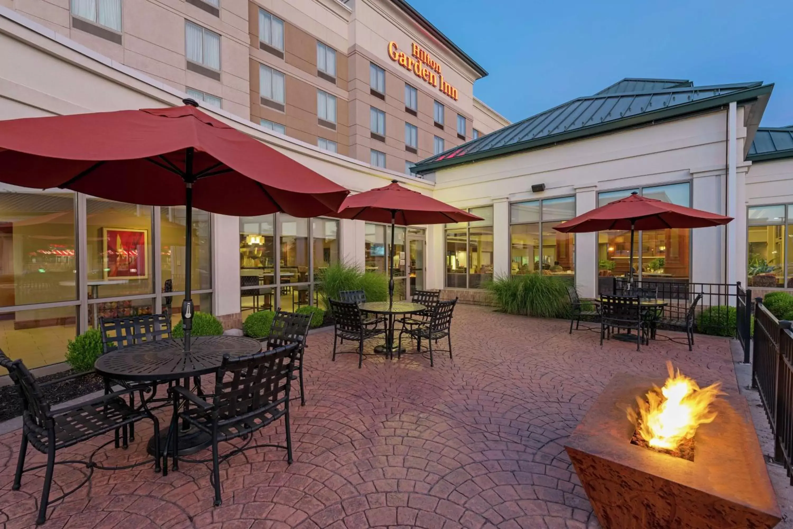 Patio, Restaurant/Places to Eat in Hilton Garden Inn Indianapolis South/Greenwood
