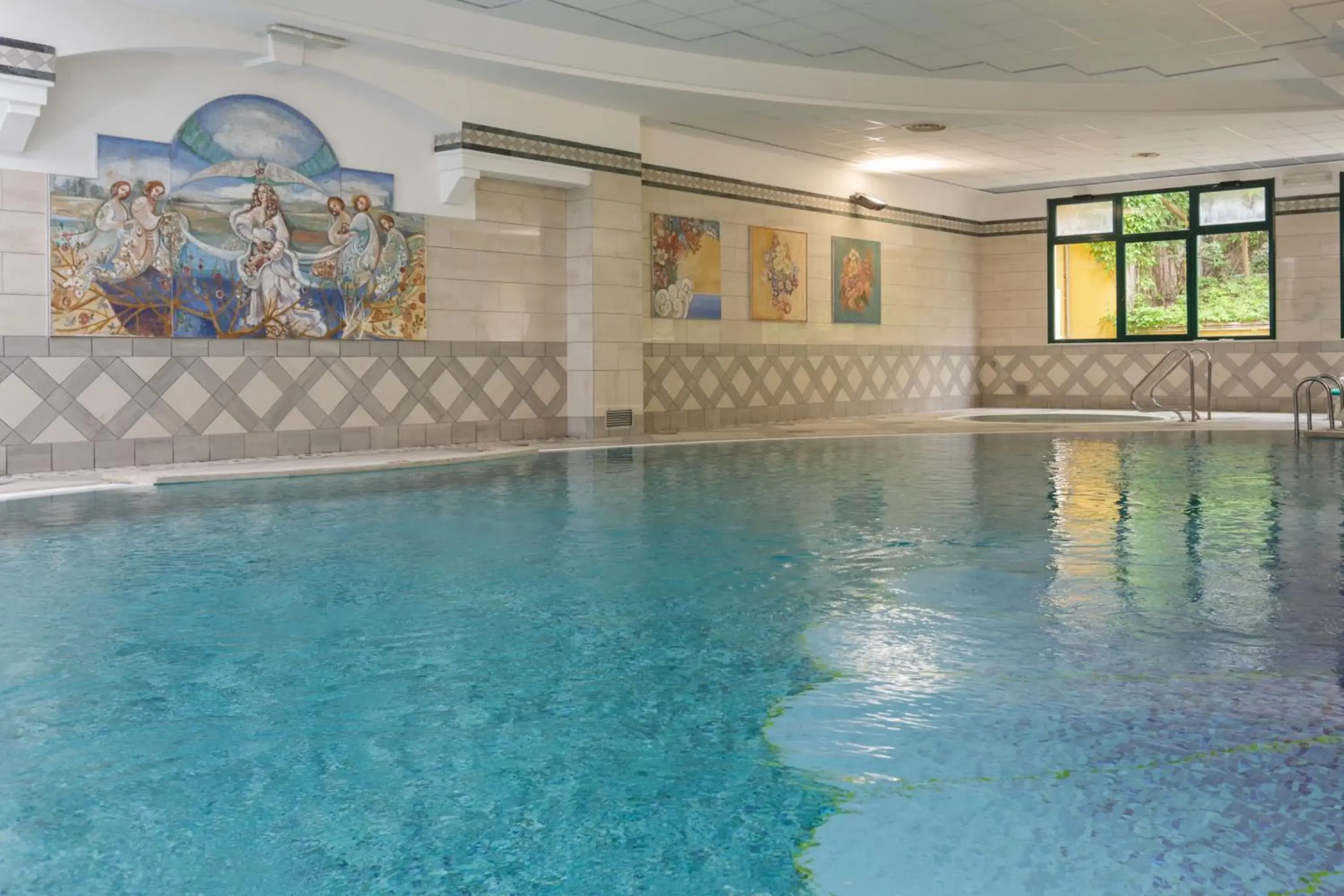 Hot Tub, Swimming Pool in Parc Hotel Gritti