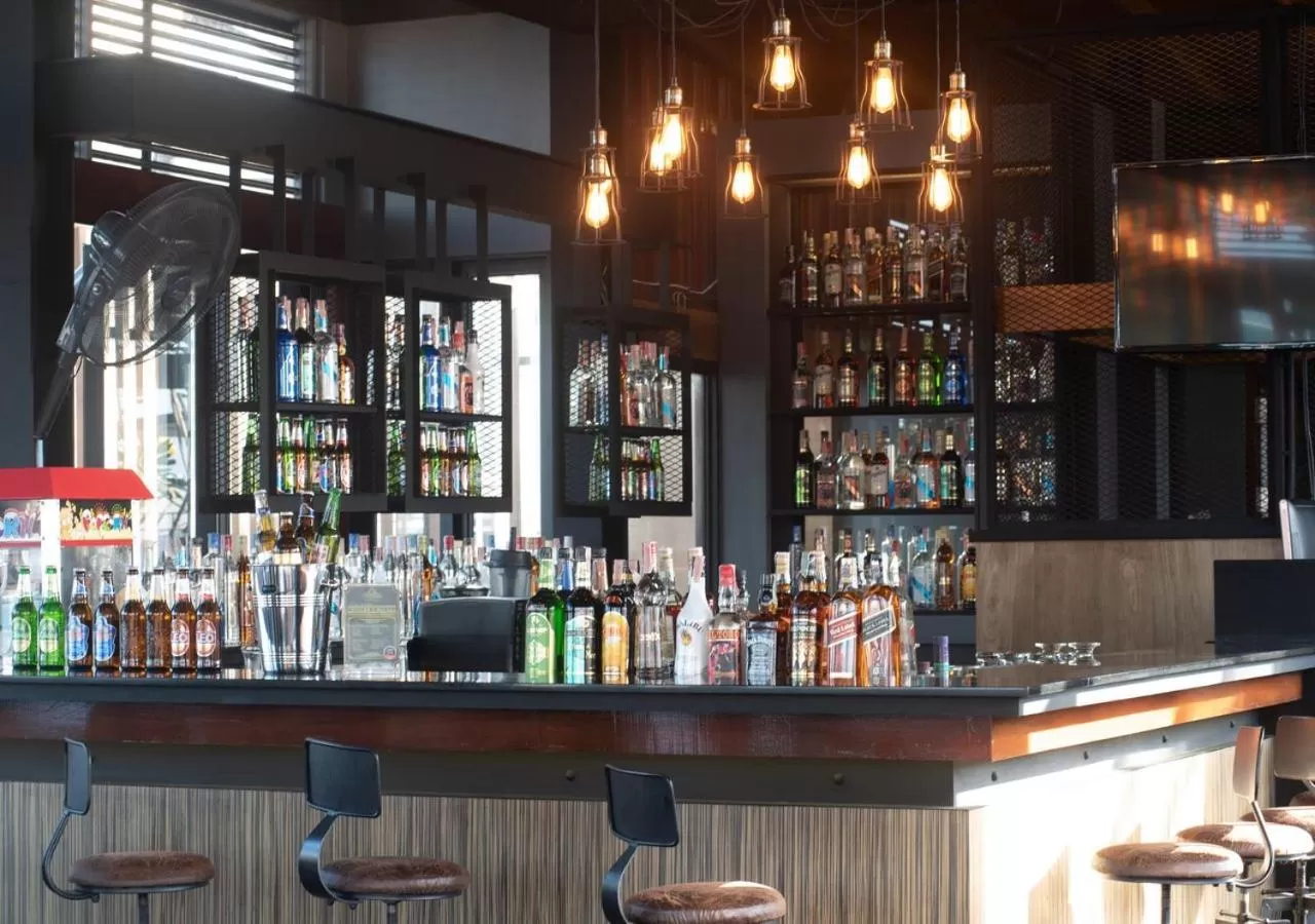 Lounge or bar in D&D Inn Khaosan