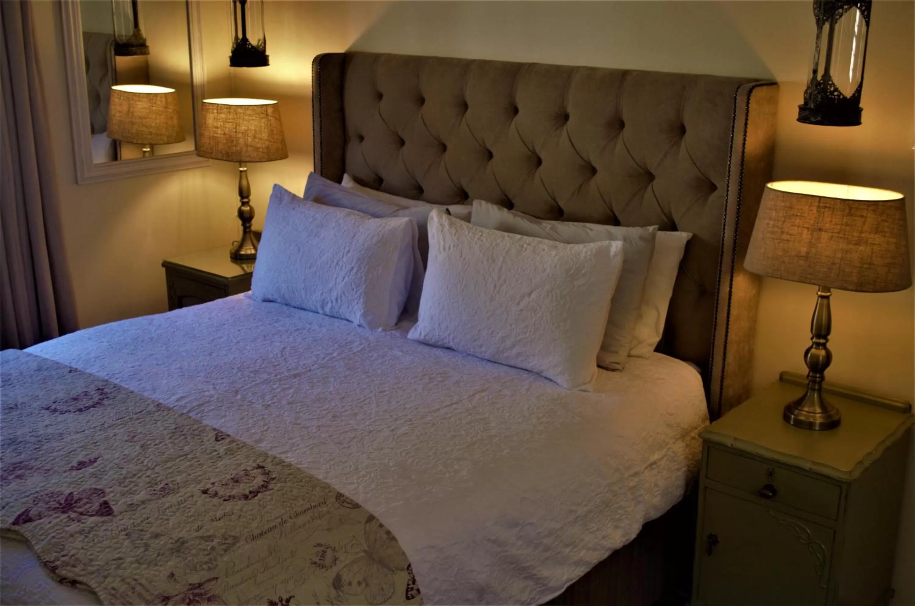 Bedroom, Bed in 79 On Ridge