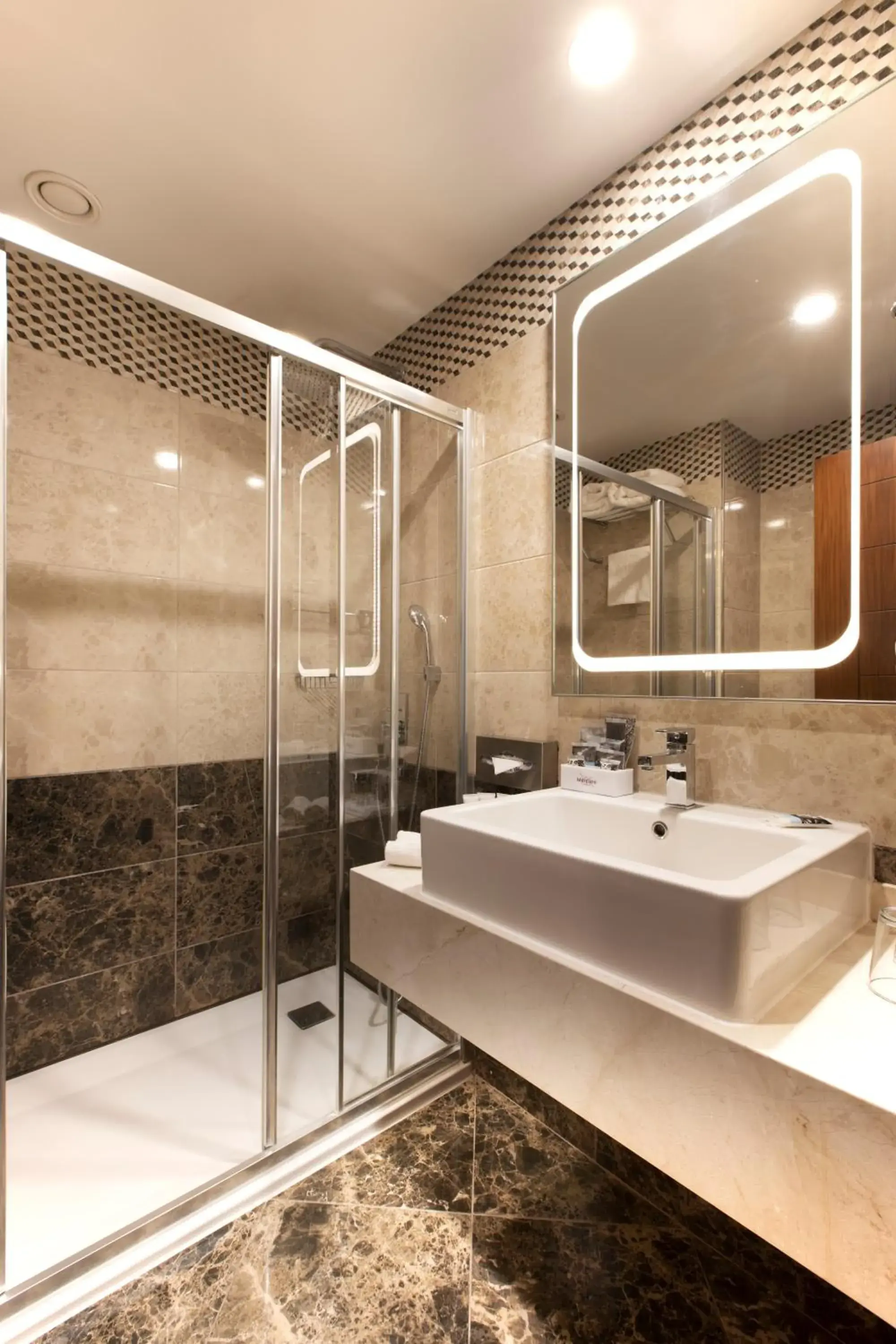 Shower, Bathroom in Mercure Istanbul Bakirkoy