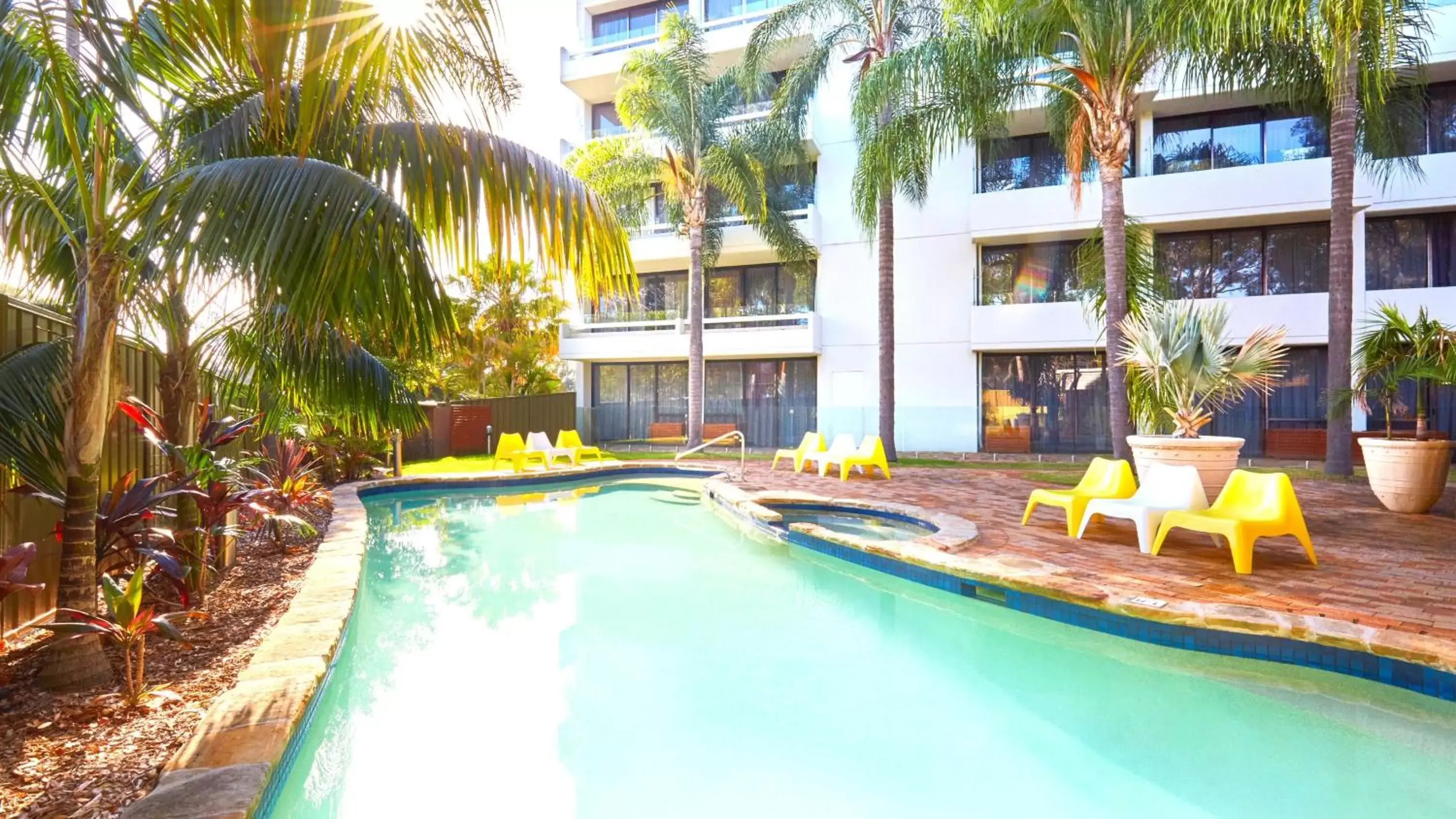 Swimming Pool in Holiday Inn Warwick Farm, an IHG Hotel