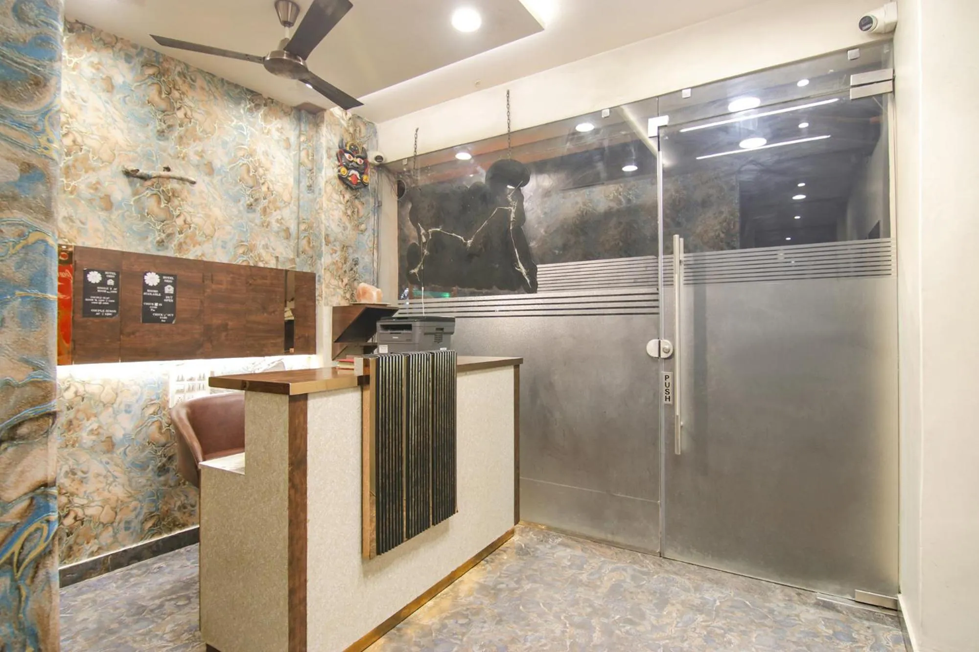 Lobby or reception, Bathroom in FabHotel Orio