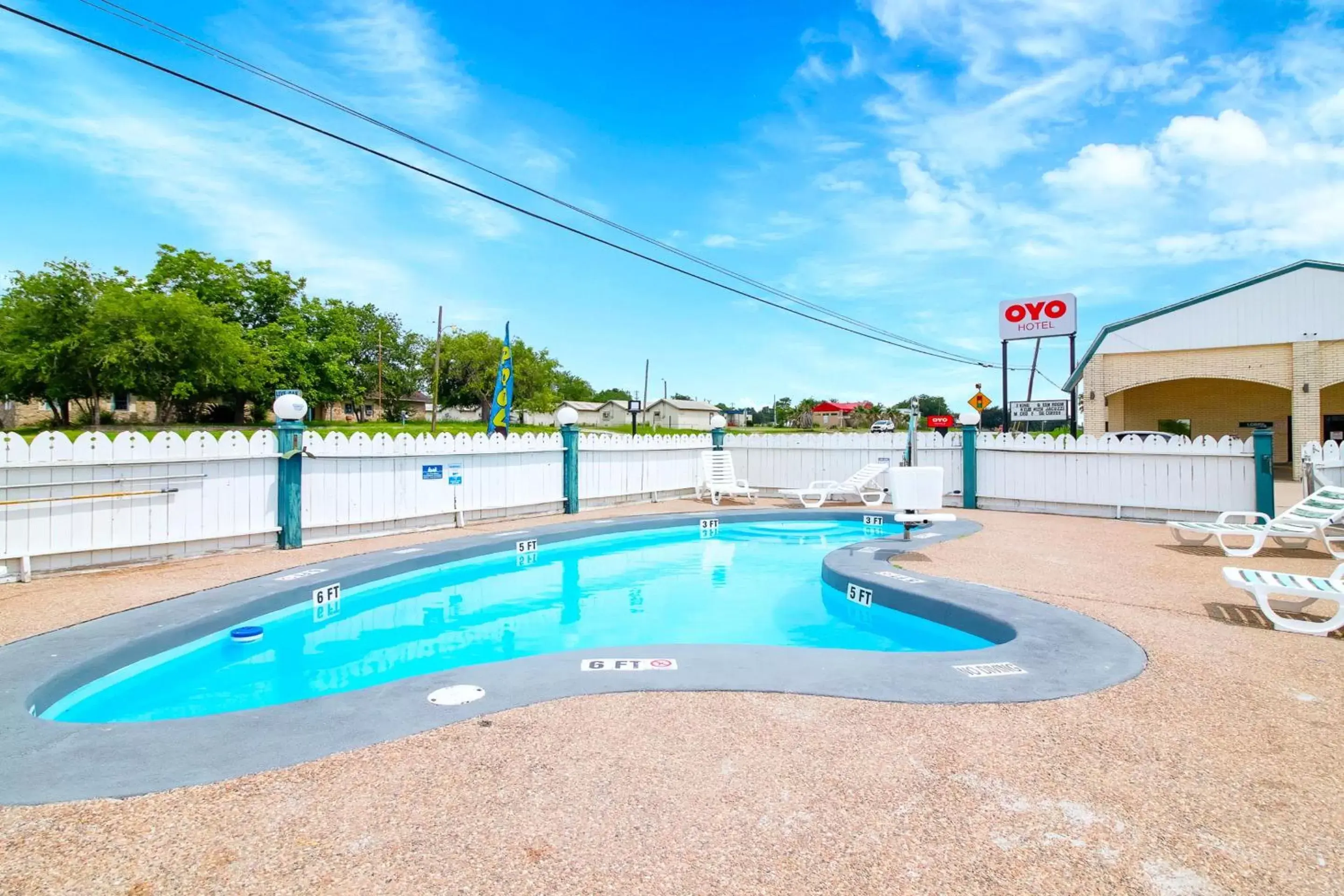 Swimming Pool in OYO Hotel Three Rivers TX US-281
