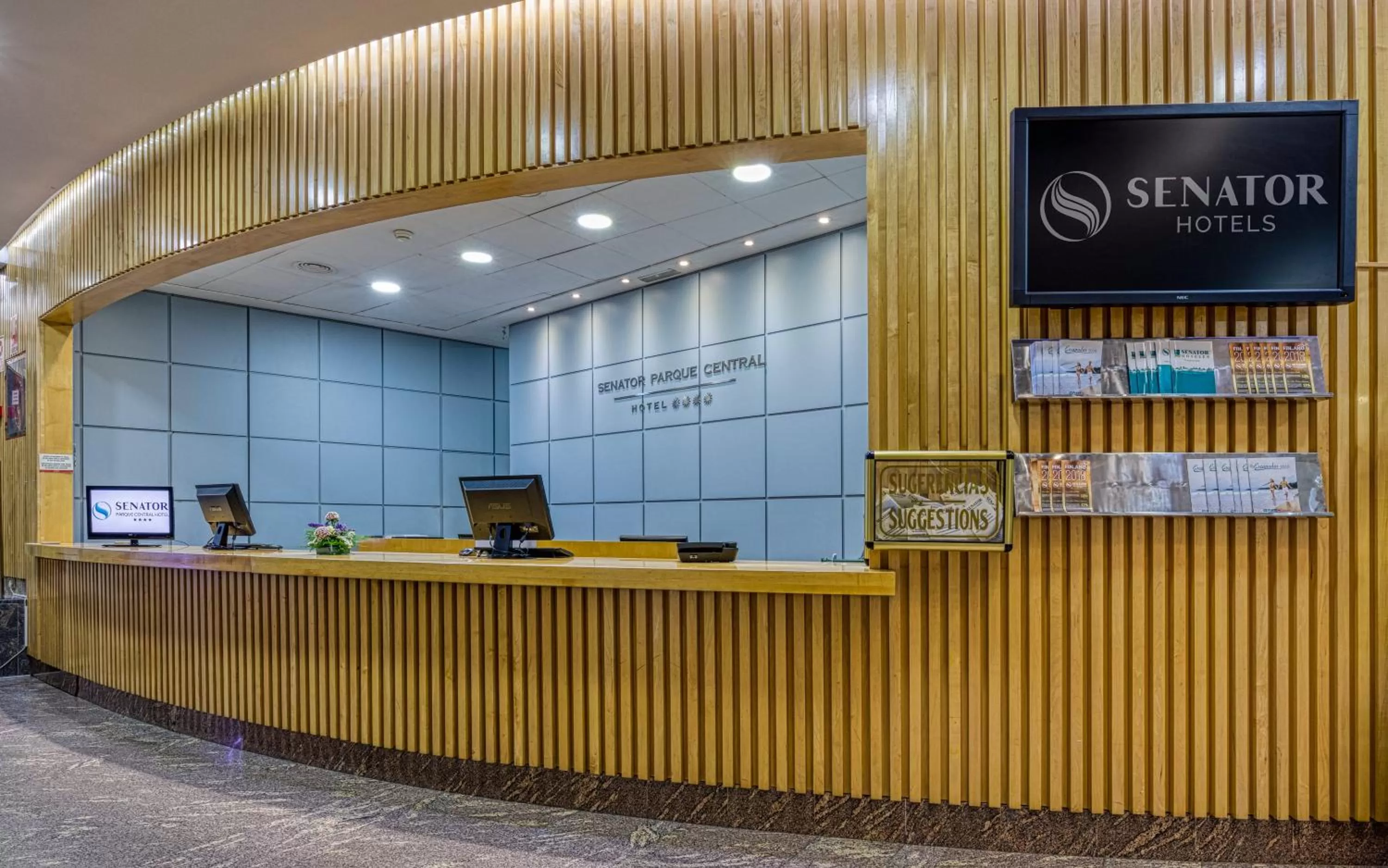 Lobby or reception in Senator Parque Central