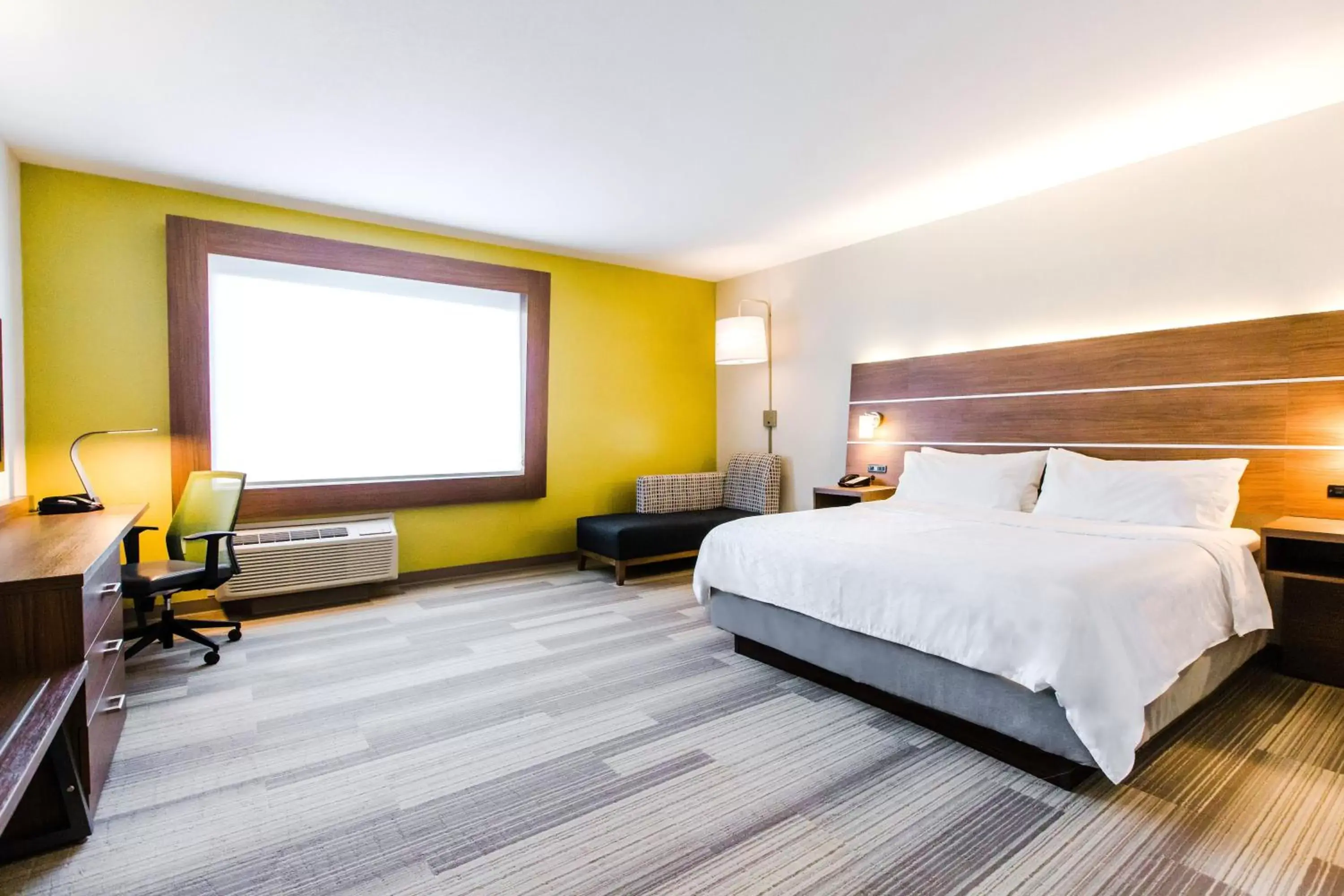 Photo of the whole room, Bed in Holiday Inn Express & Suites - West Edmonton-Mall Area, an IHG Hotel