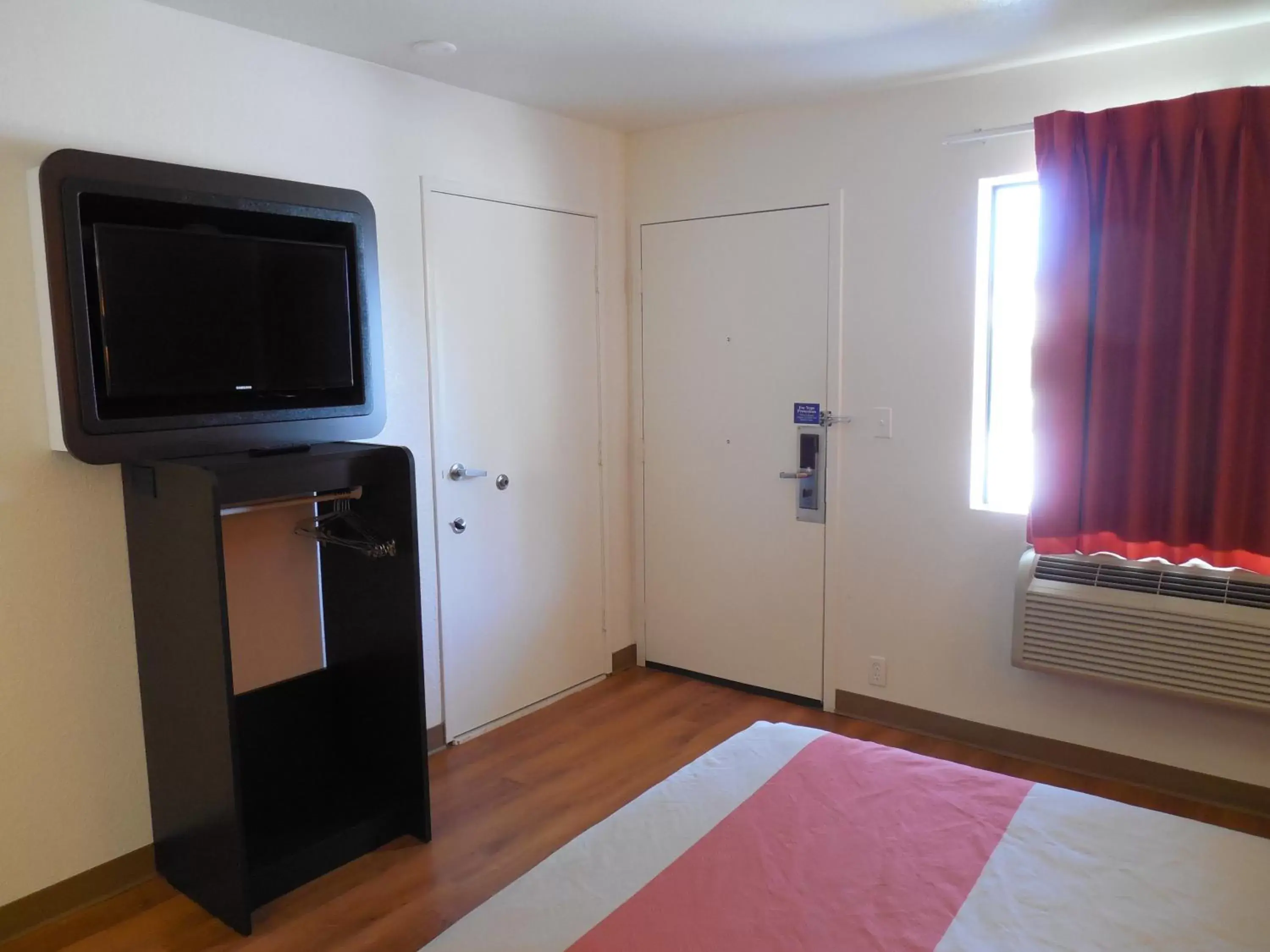 Photo of the whole room, TV/Entertainment Center in Motel 6-Temecula, CA - Historic Old Town