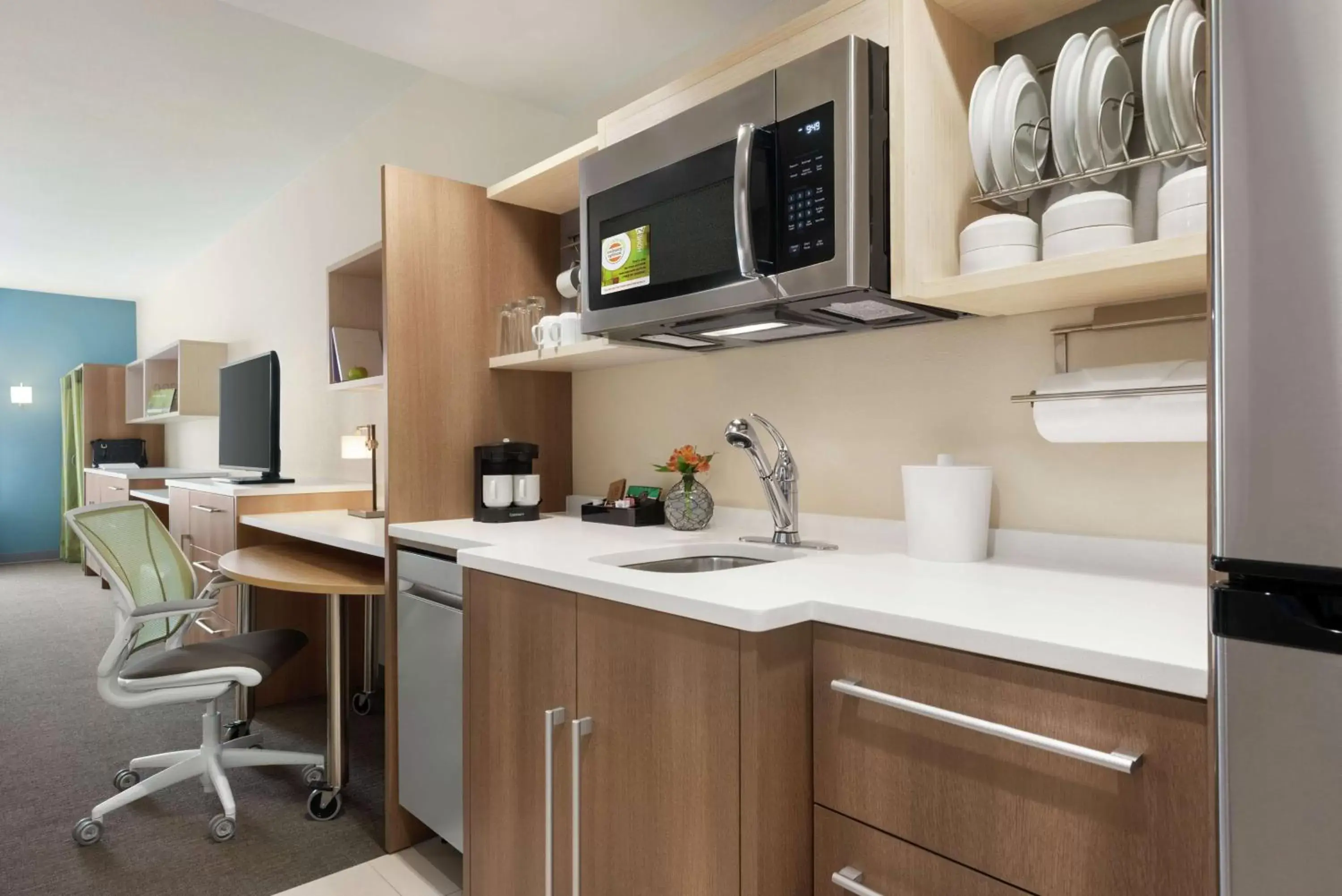 Bedroom, Kitchen/Kitchenette in Home2 Suites By Hilton Overland Park, Ks