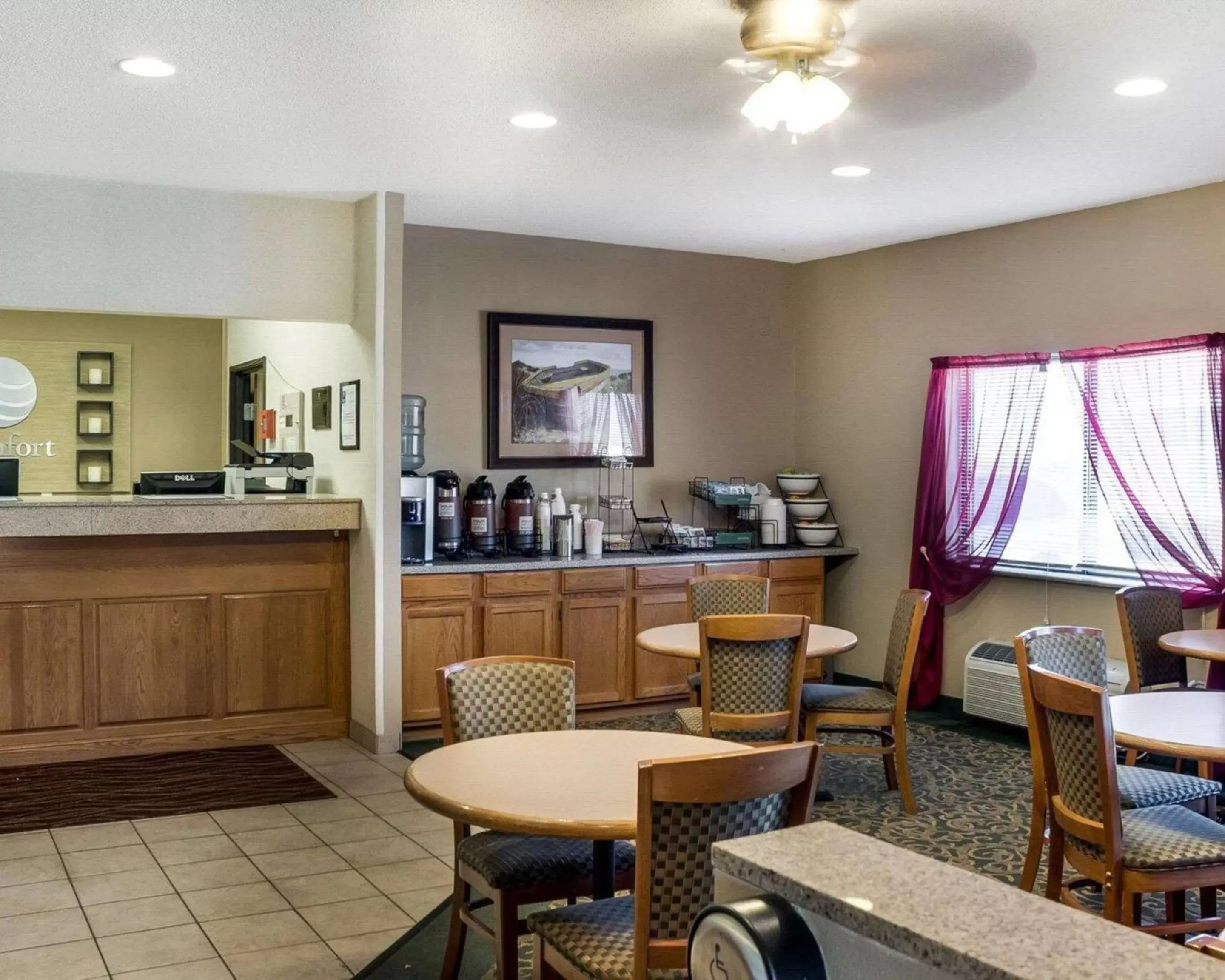Restaurant/places to eat in Comfort Inn Restaurant/places to eat in Comfort Inn