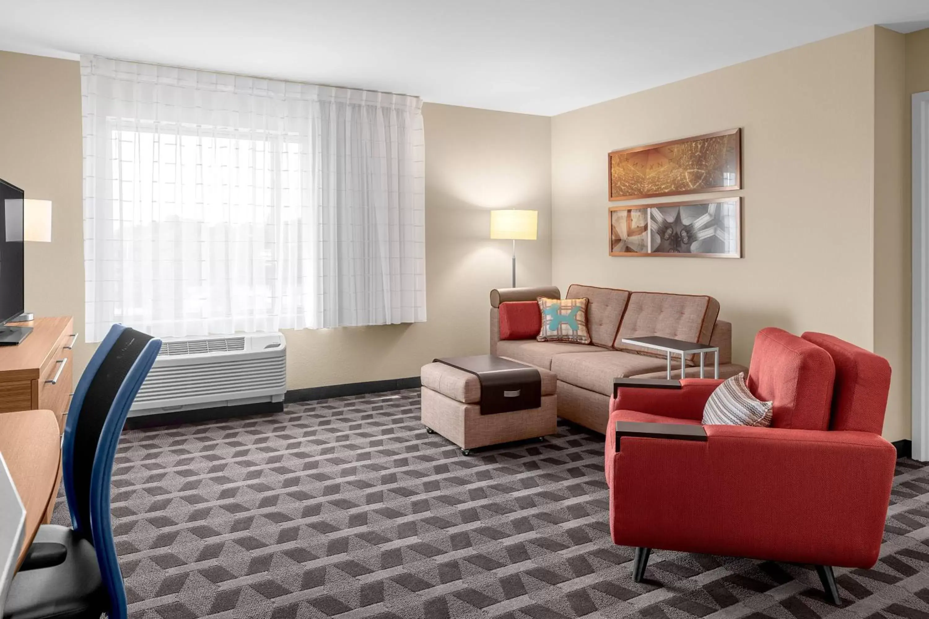 Living room, Seating Area in TownePlace Suites Cincinnati Fairfield