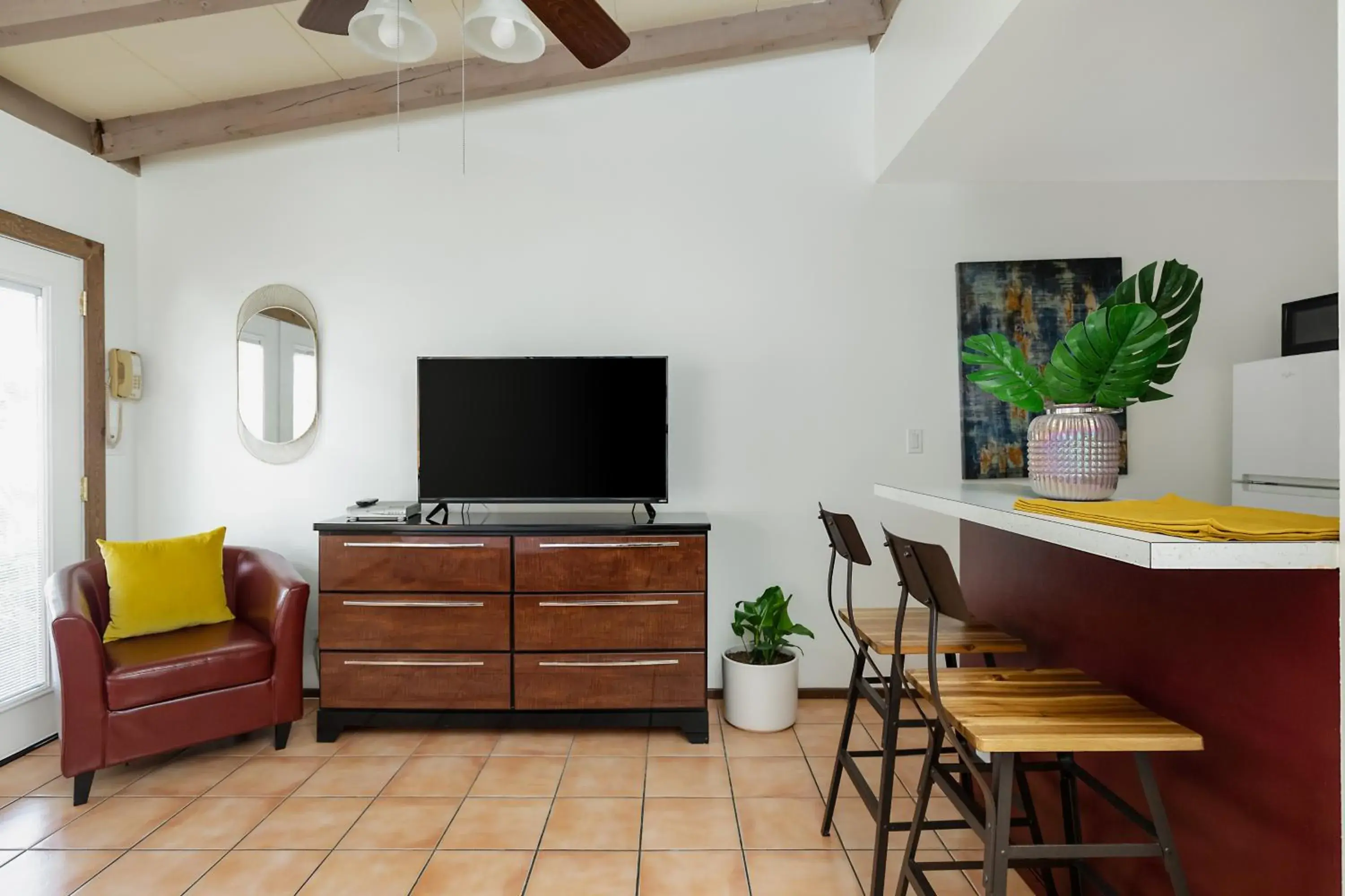 TV and multimedia, TV/Entertainment Center in Float Palm Springs
