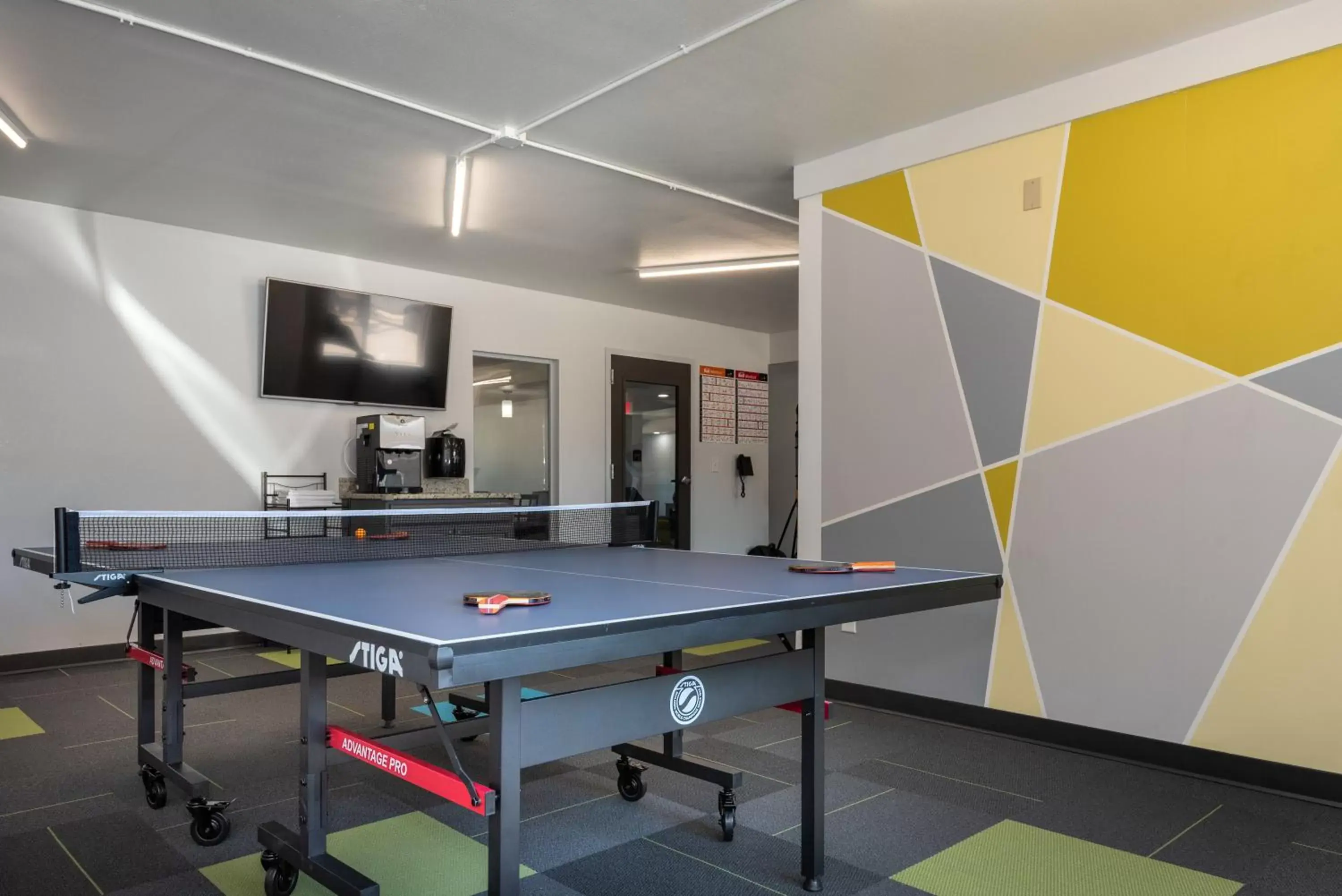 Table tennis, Billiards in Hotel Pommier Indianola