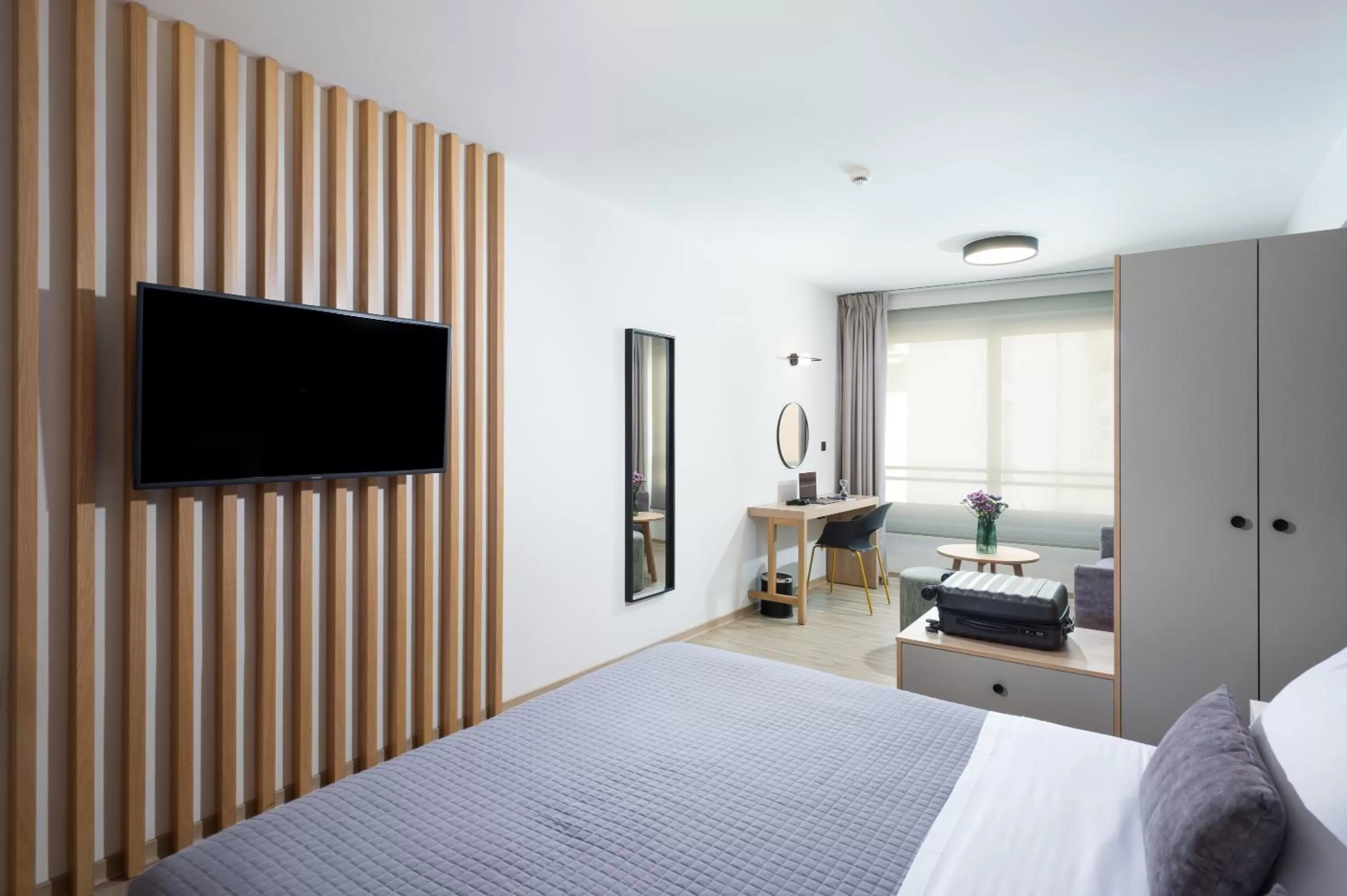 Photo of the whole room, Bed in Enattica Suites