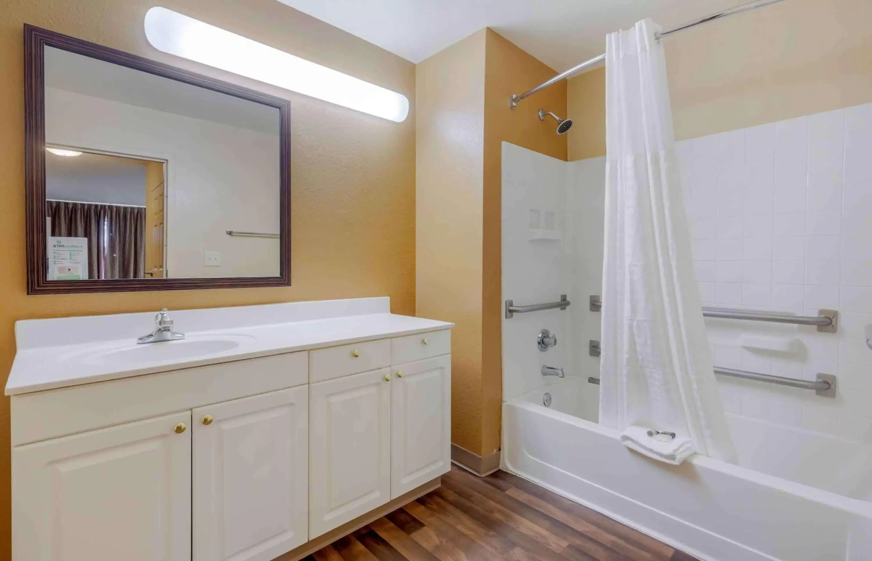 Bathroom in Extended Stay America Suites - Tampa - Airport - Memorial Hwy