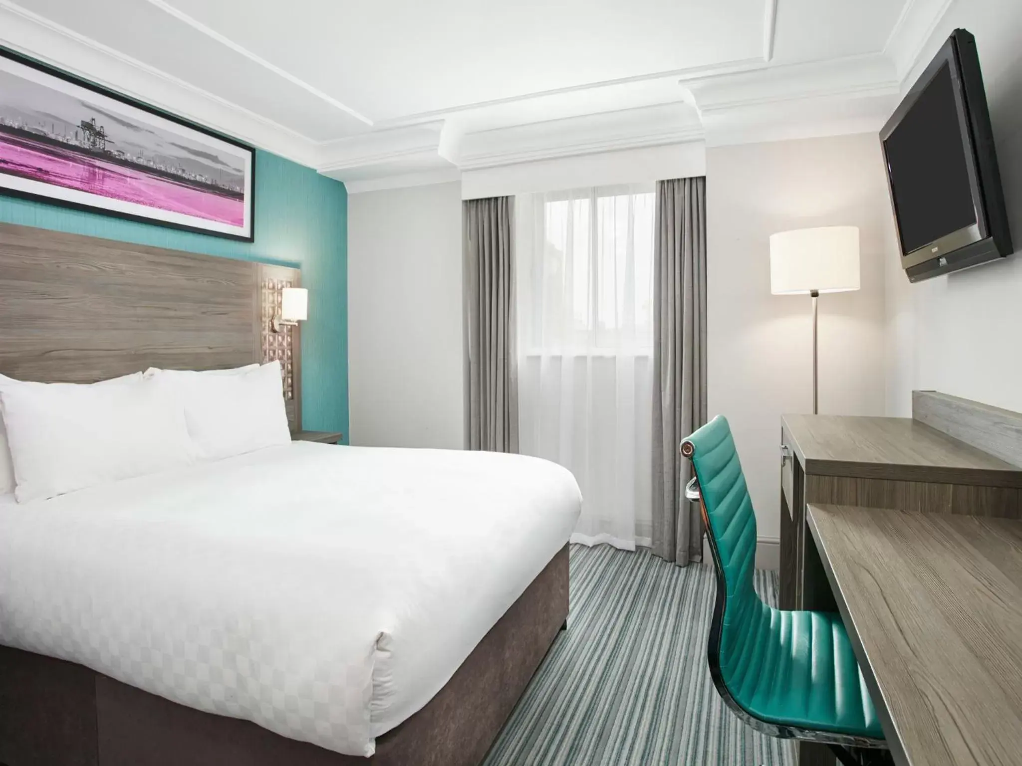 Bedroom, Bed in Leonardo Hotel Middlesbrough - formerly Jurys Inn