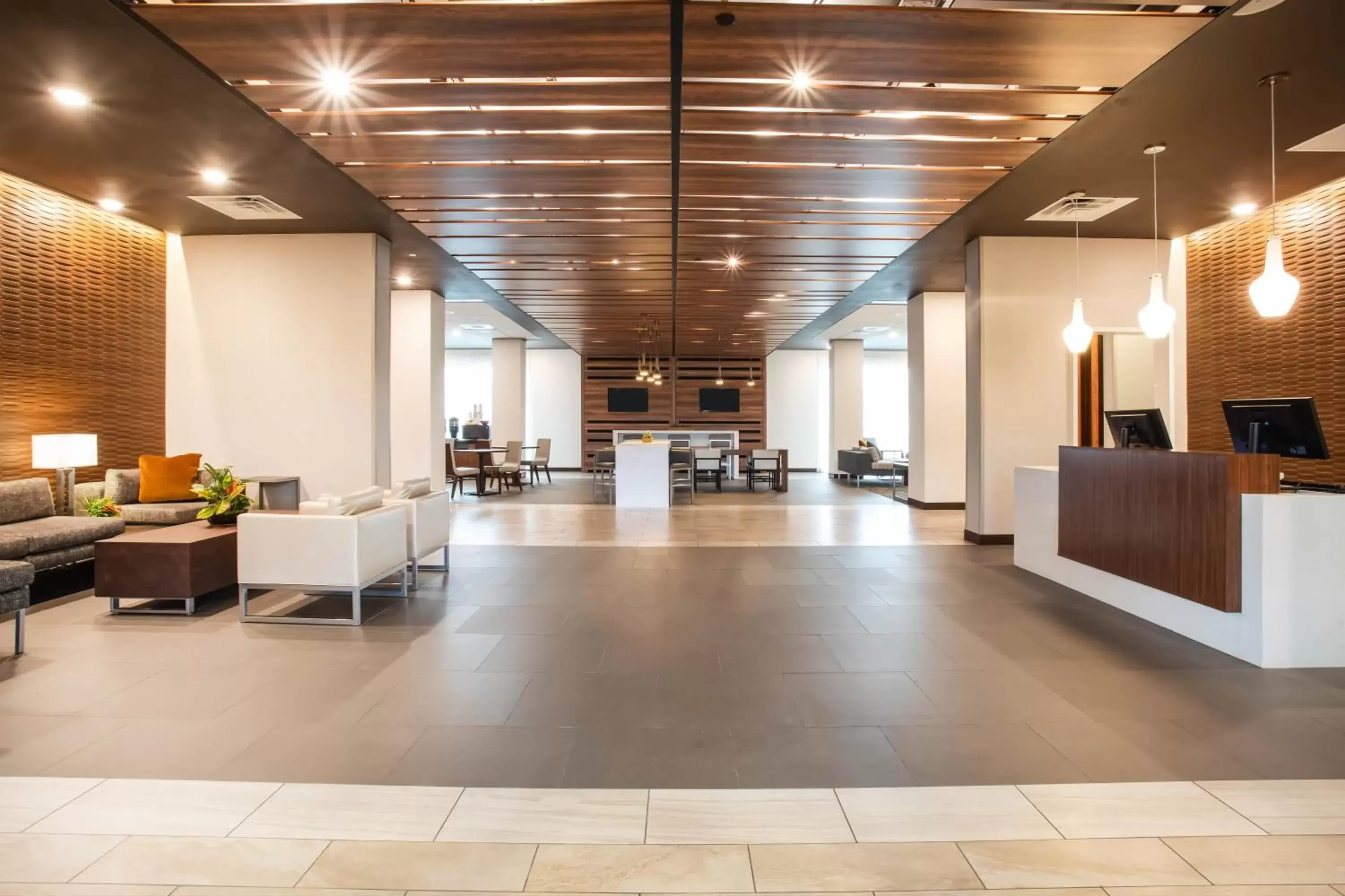 Lobby or reception in Wingate by Wyndham Denver Airport