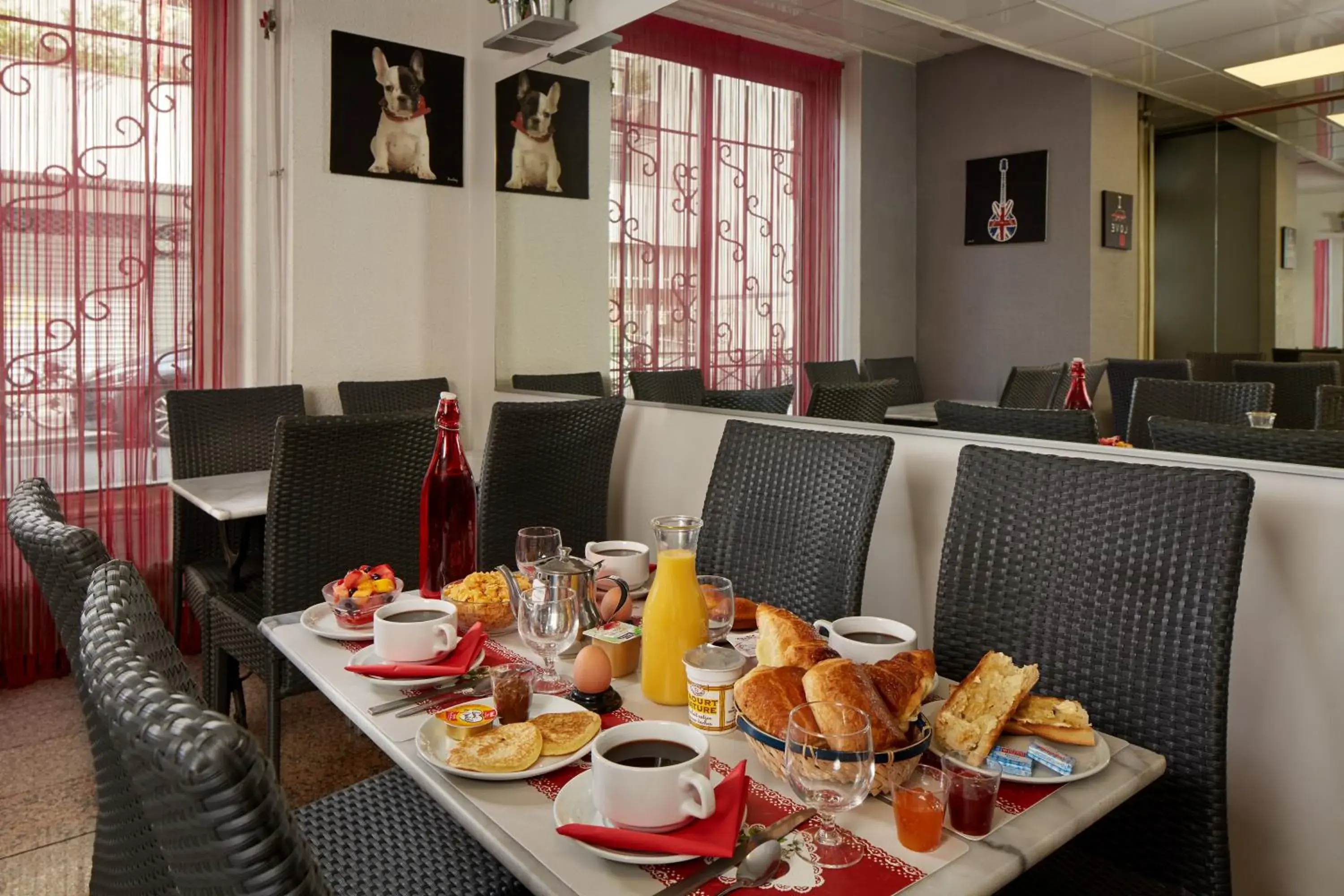 Breakfast, Restaurant/Places to Eat in Grand Hotel Nouvel Opera