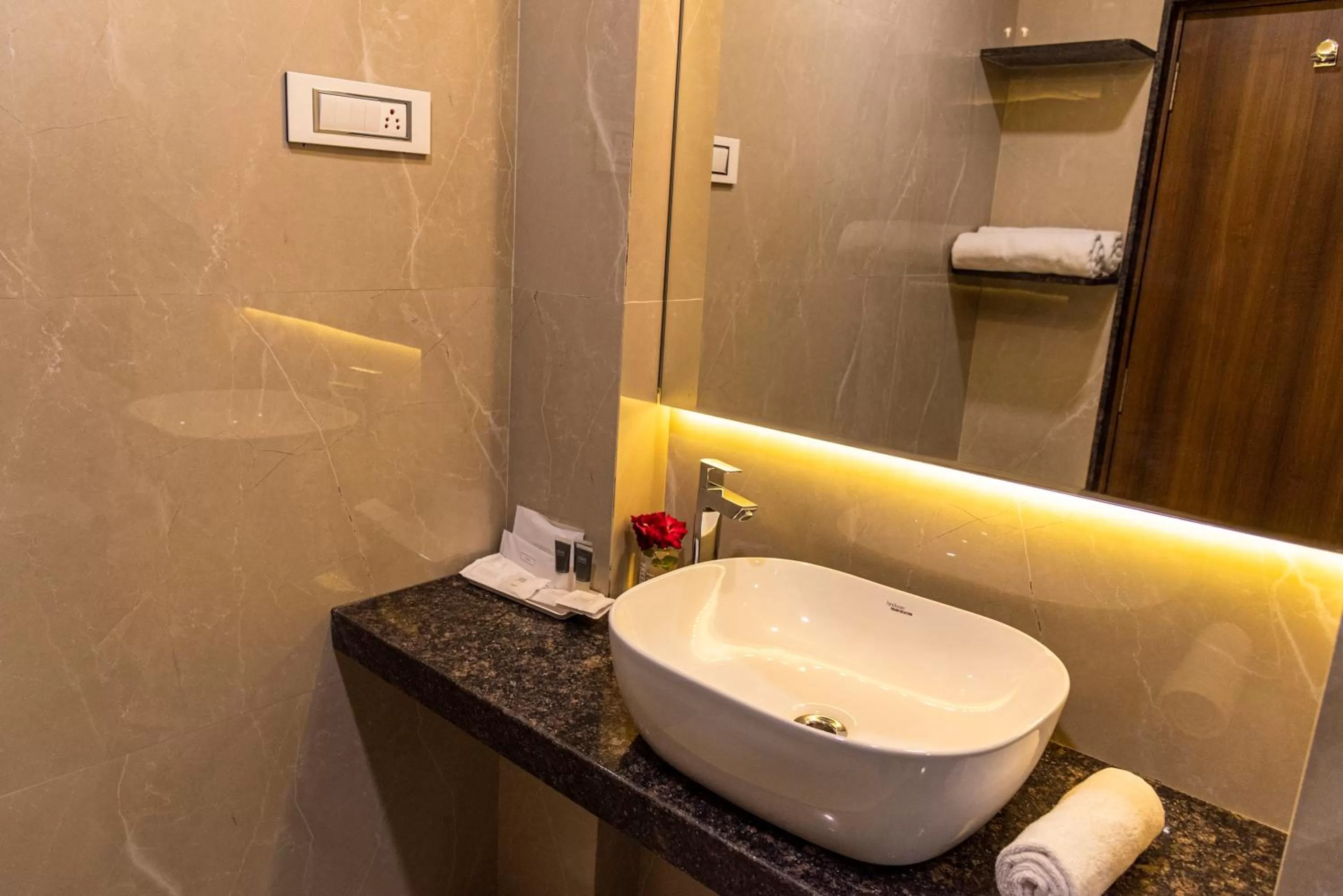 Bathroom in Hotel Pratham