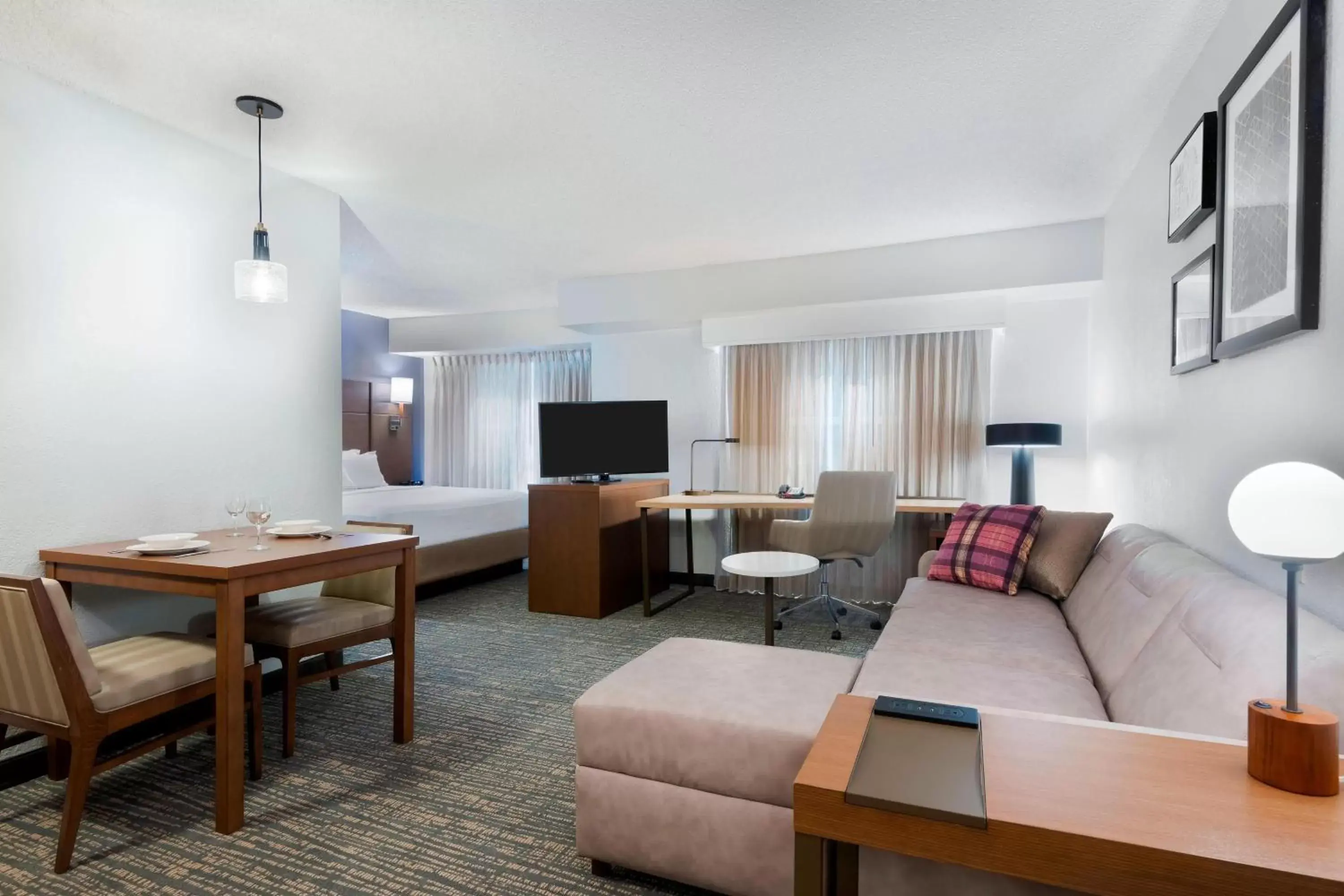 Bedroom, Seating Area in Residence Inn by Marriott Tampa at USF/Medical Center