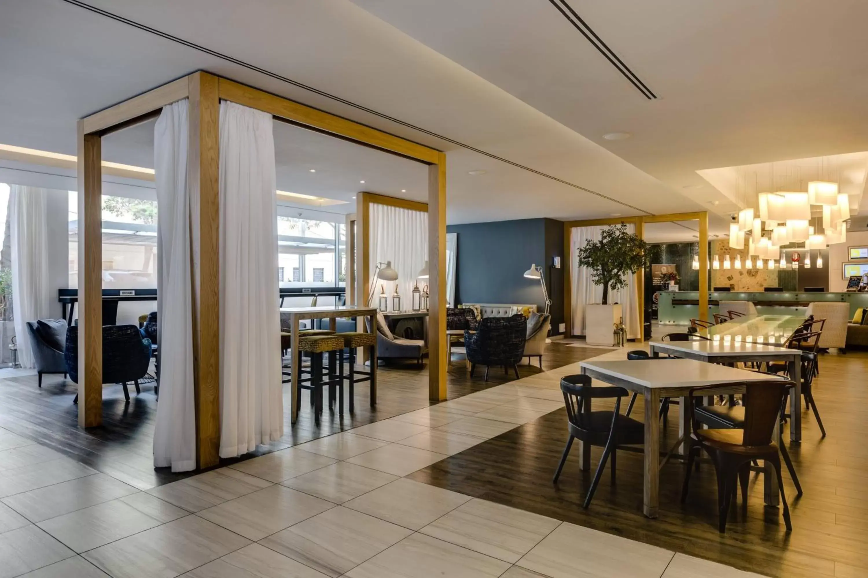 Lobby or reception, Restaurant/Places to Eat in Protea Hotel Fire & Ice by Marriott Cape Town