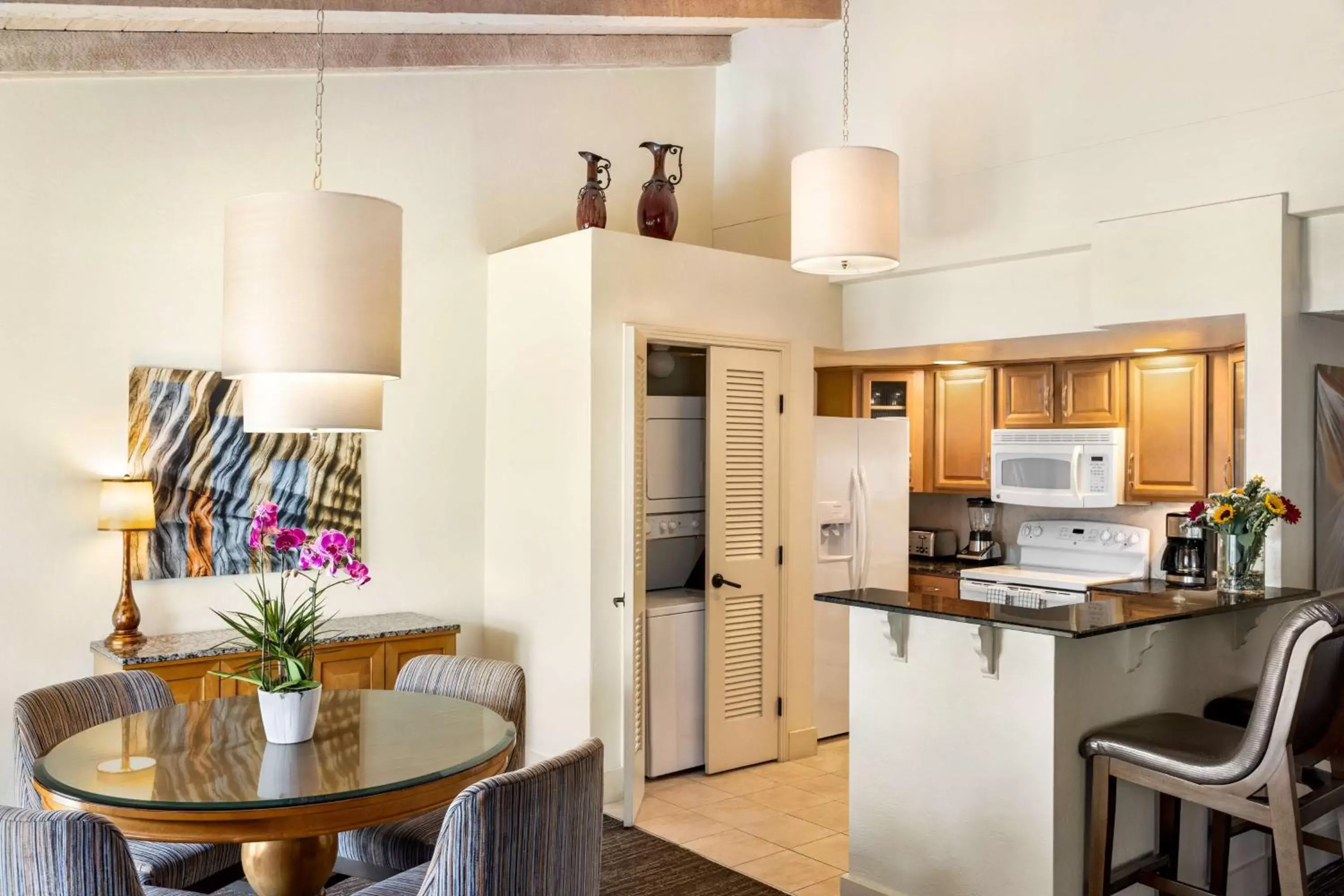 Kitchen or kitchenette, Kitchen/Kitchenette in Hilton Scottsdale Resort & Villas