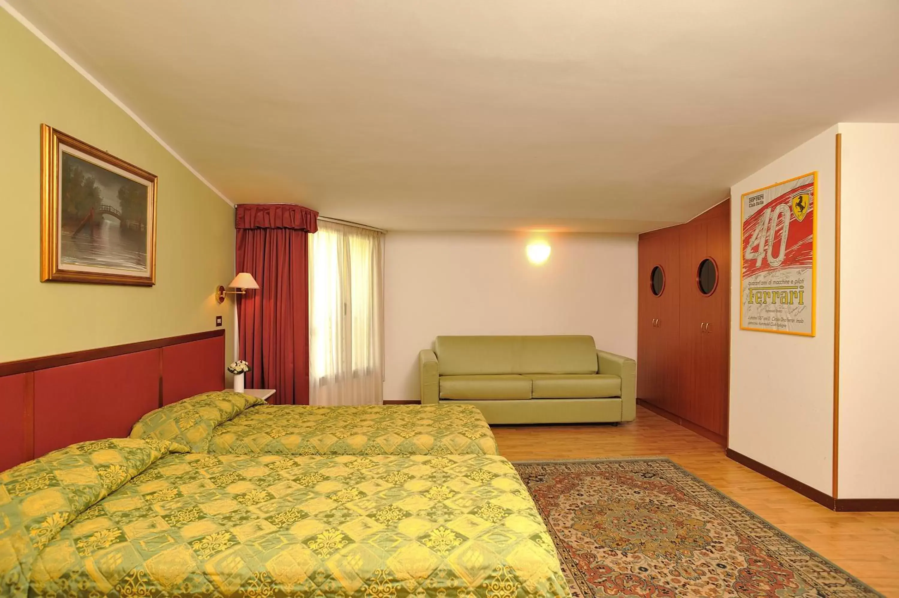 Standard Triple Room in Hotel Olimpia