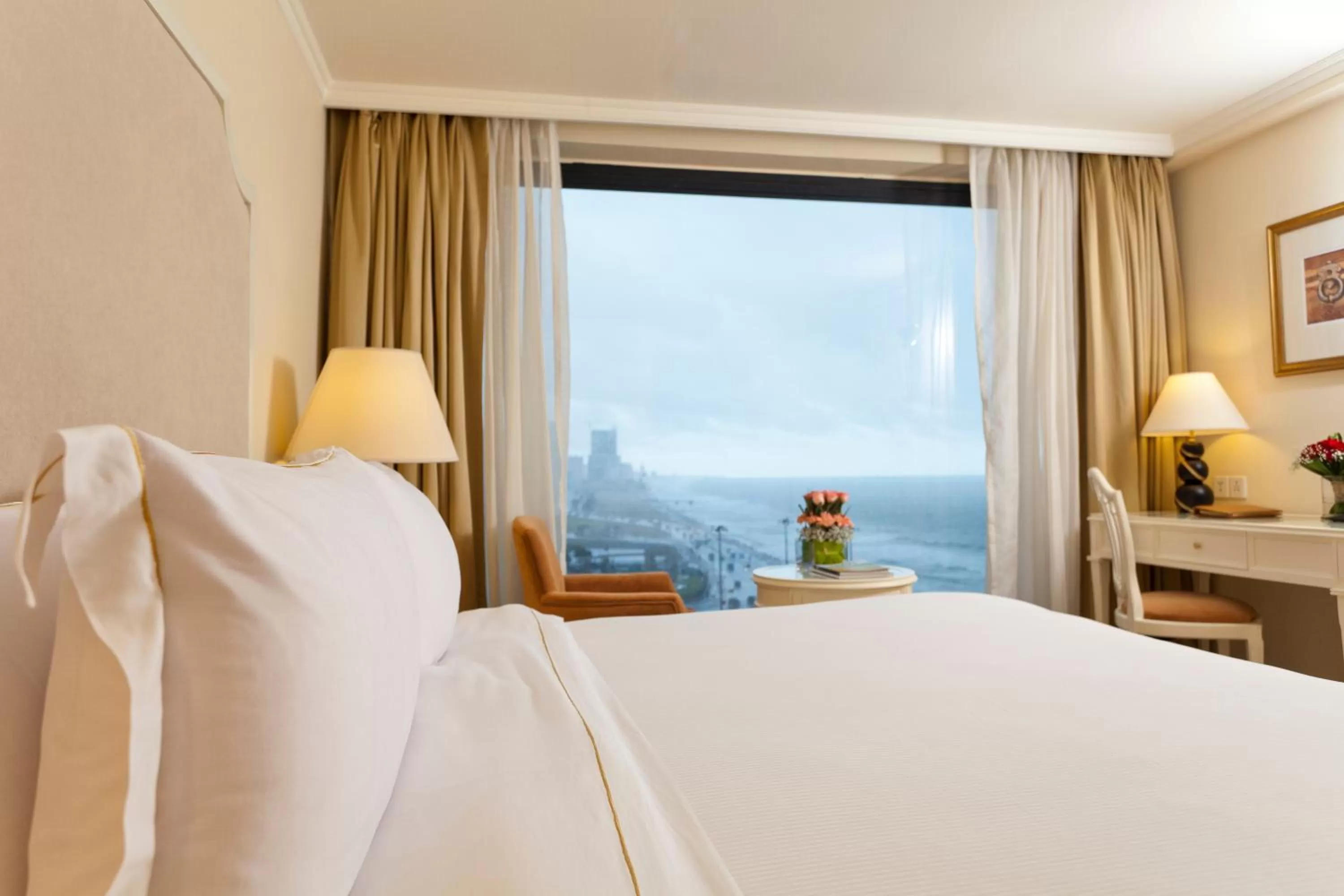 Bedroom, Bed in The Kingsbury Colombo