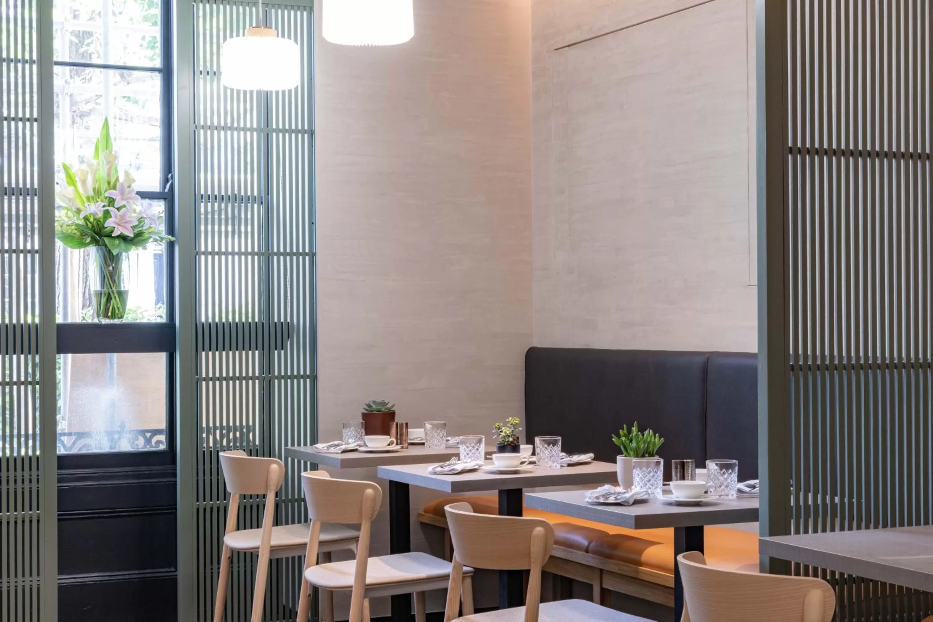 Restaurant/places to eat in La Suite West - Hyde Park