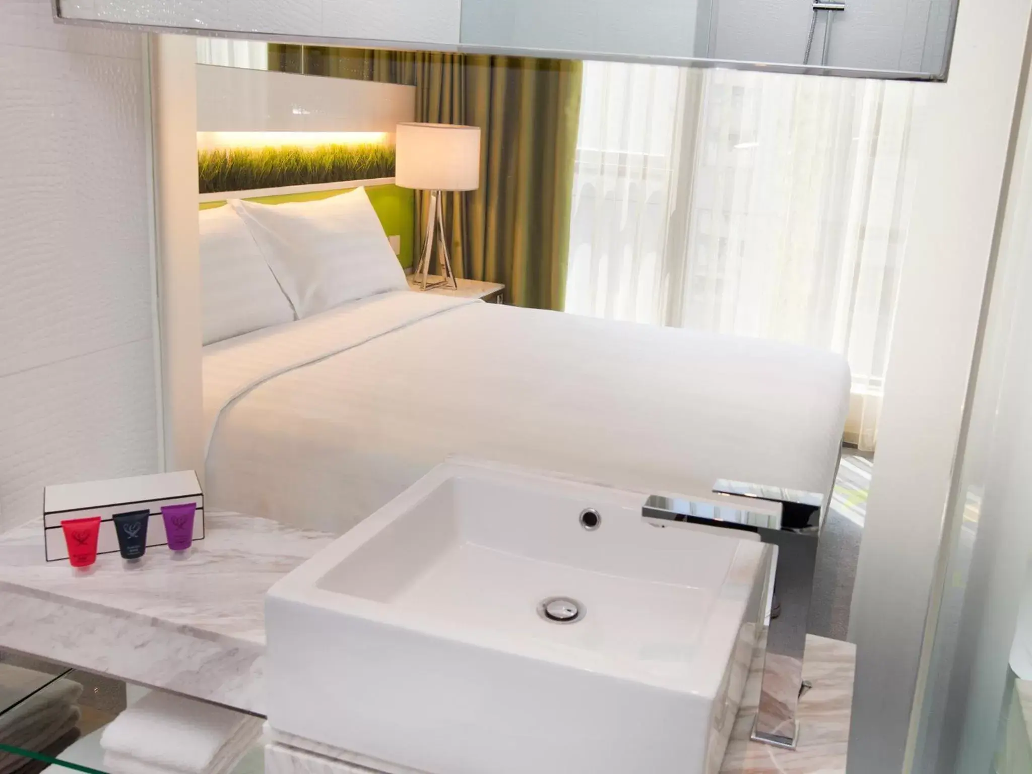 Bed, Bathroom in Dorsett Tsuen Wan, Hong Kong