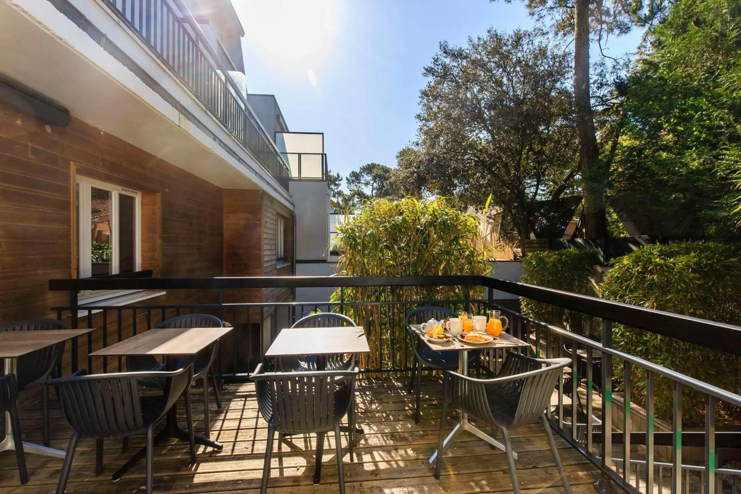 Property building, Balcony/Terrace in Best Western Hôtel Garden and Spa