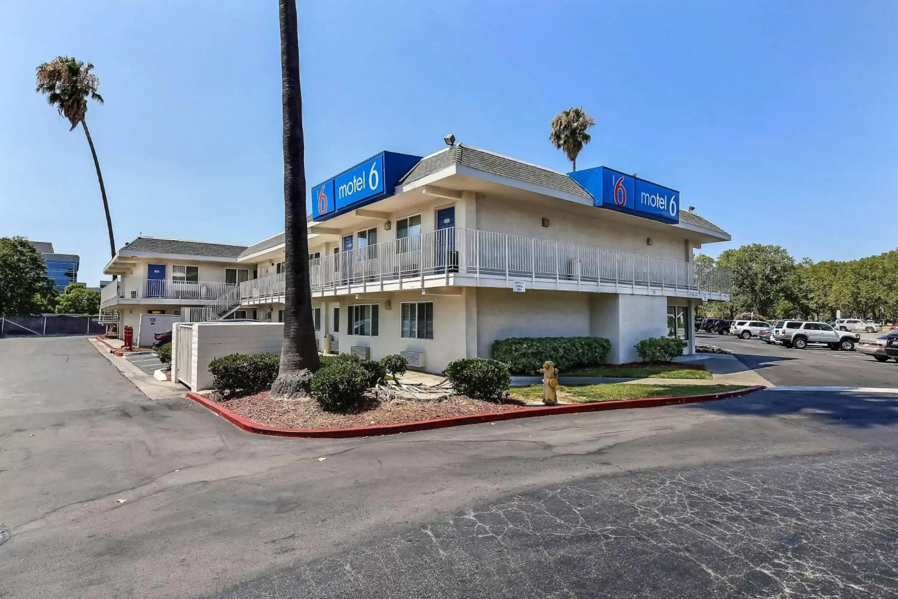 Property Building in Motel 6-Pleasanton, CA