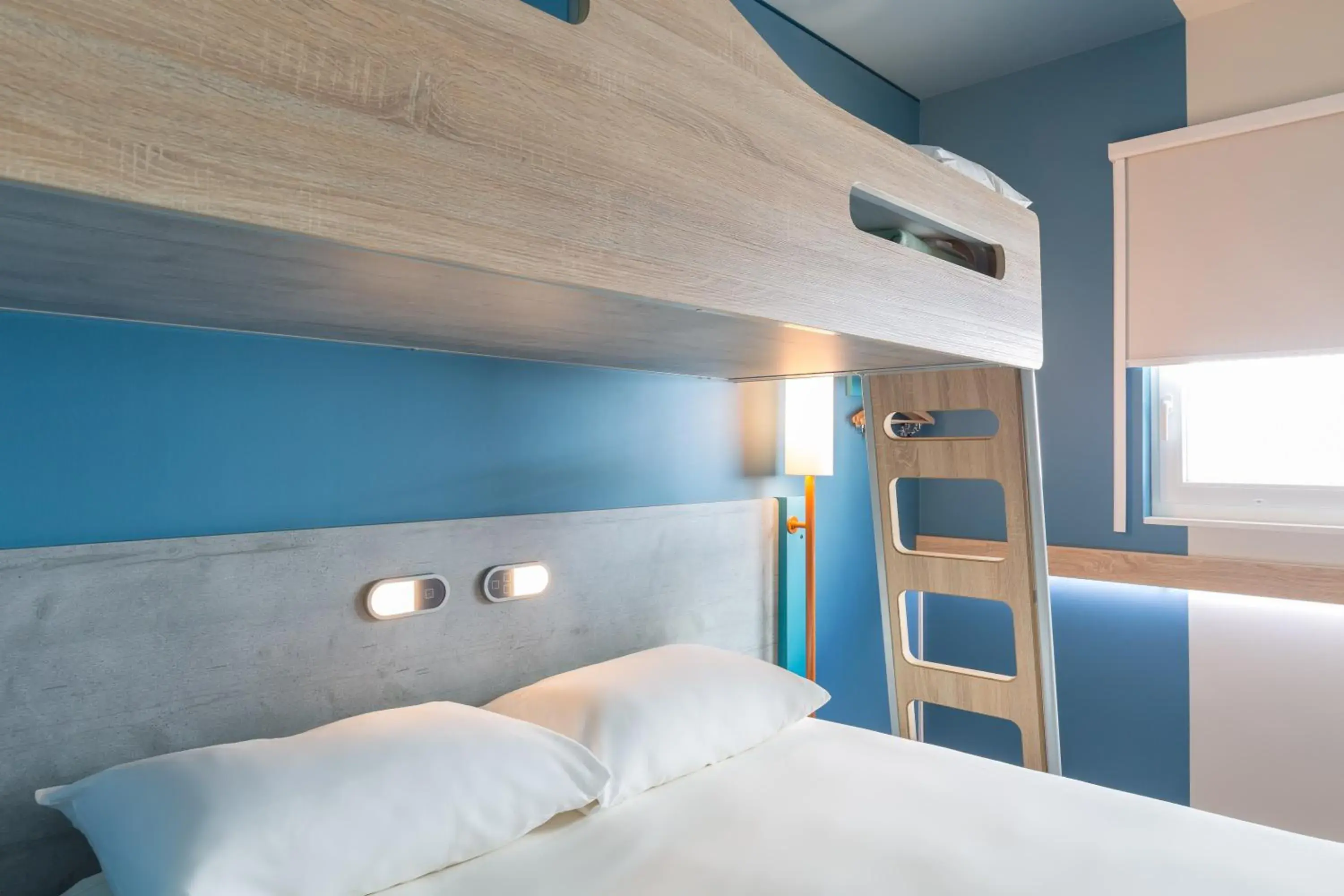 Photo of the whole room, Bunk Bed in ibis budget Geneve Palexpo Aeroport