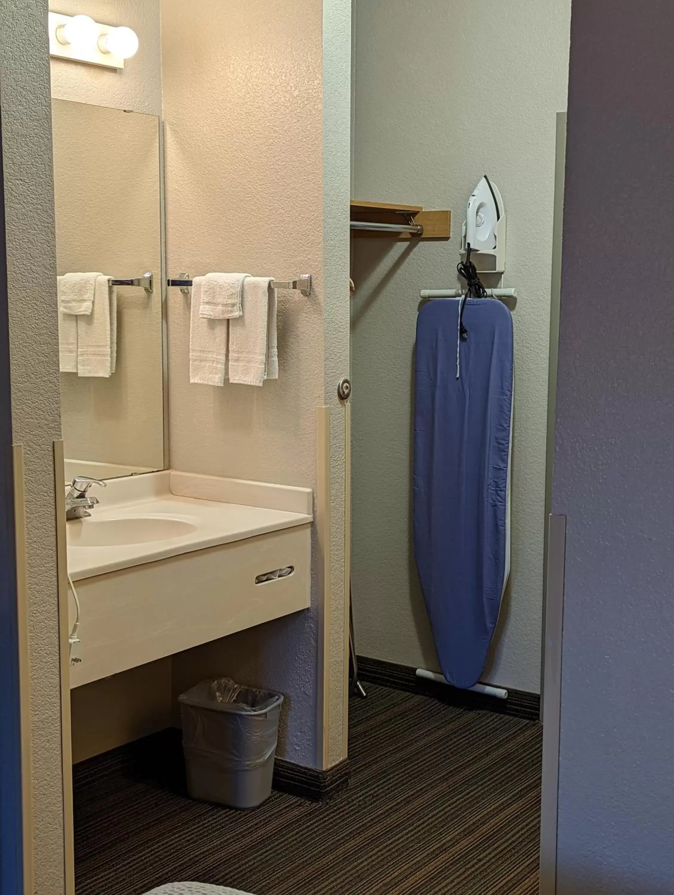 Bathroom in Days Inn & Suites by Wyndham Castle Rock