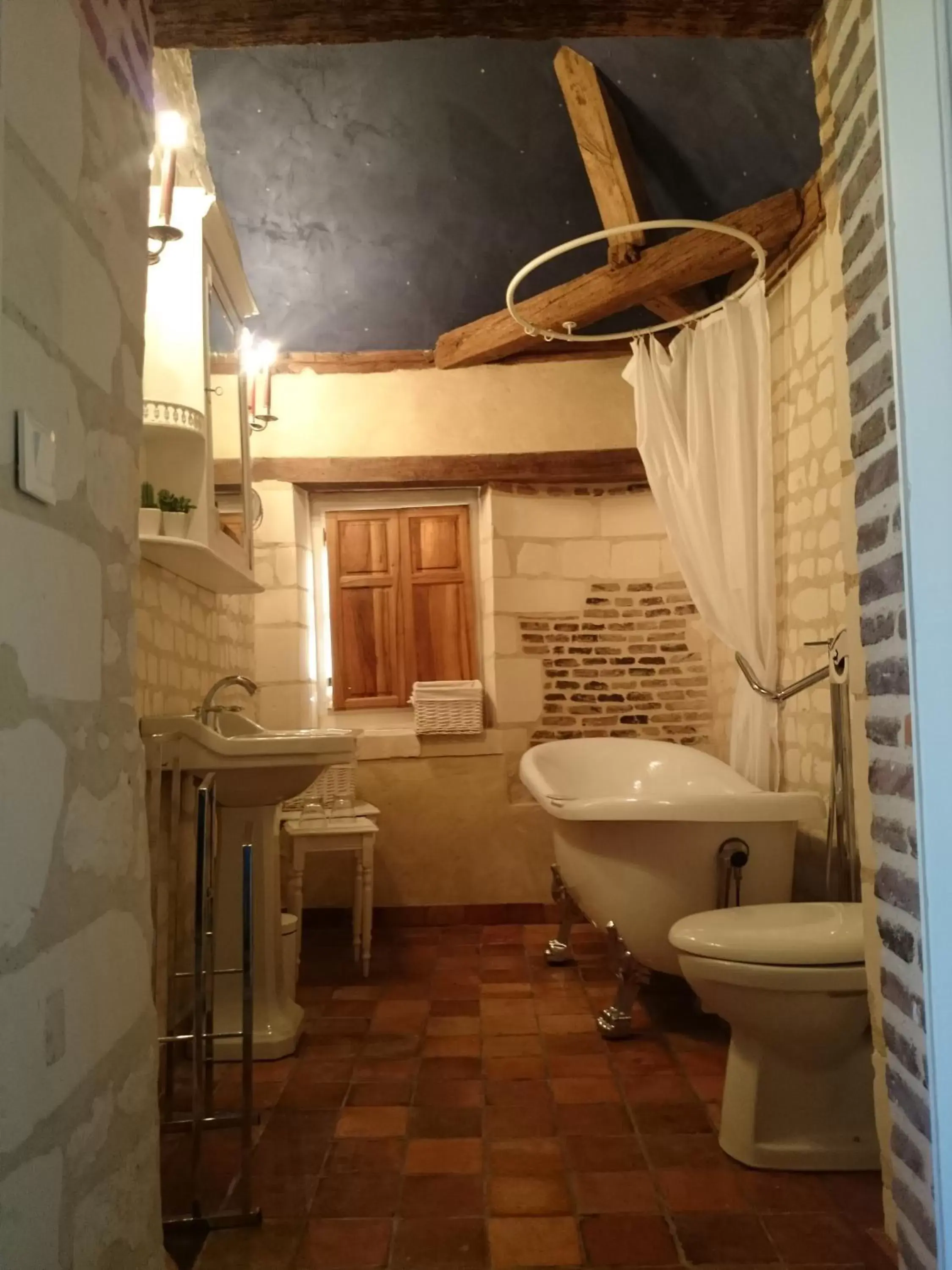 Bathroom in Chateau Des Roises
