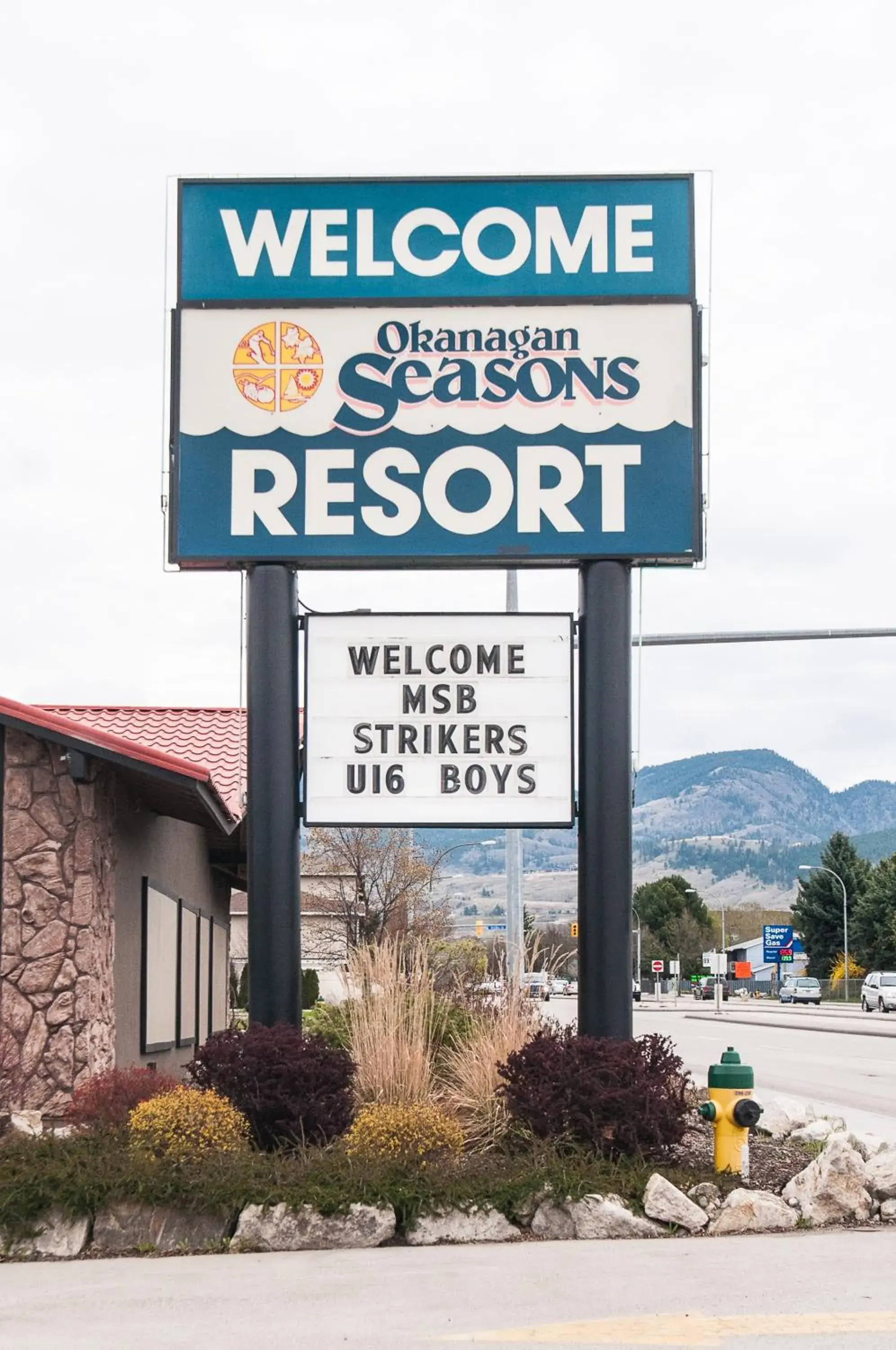 Facade/entrance in Okanagan Seasons Resort