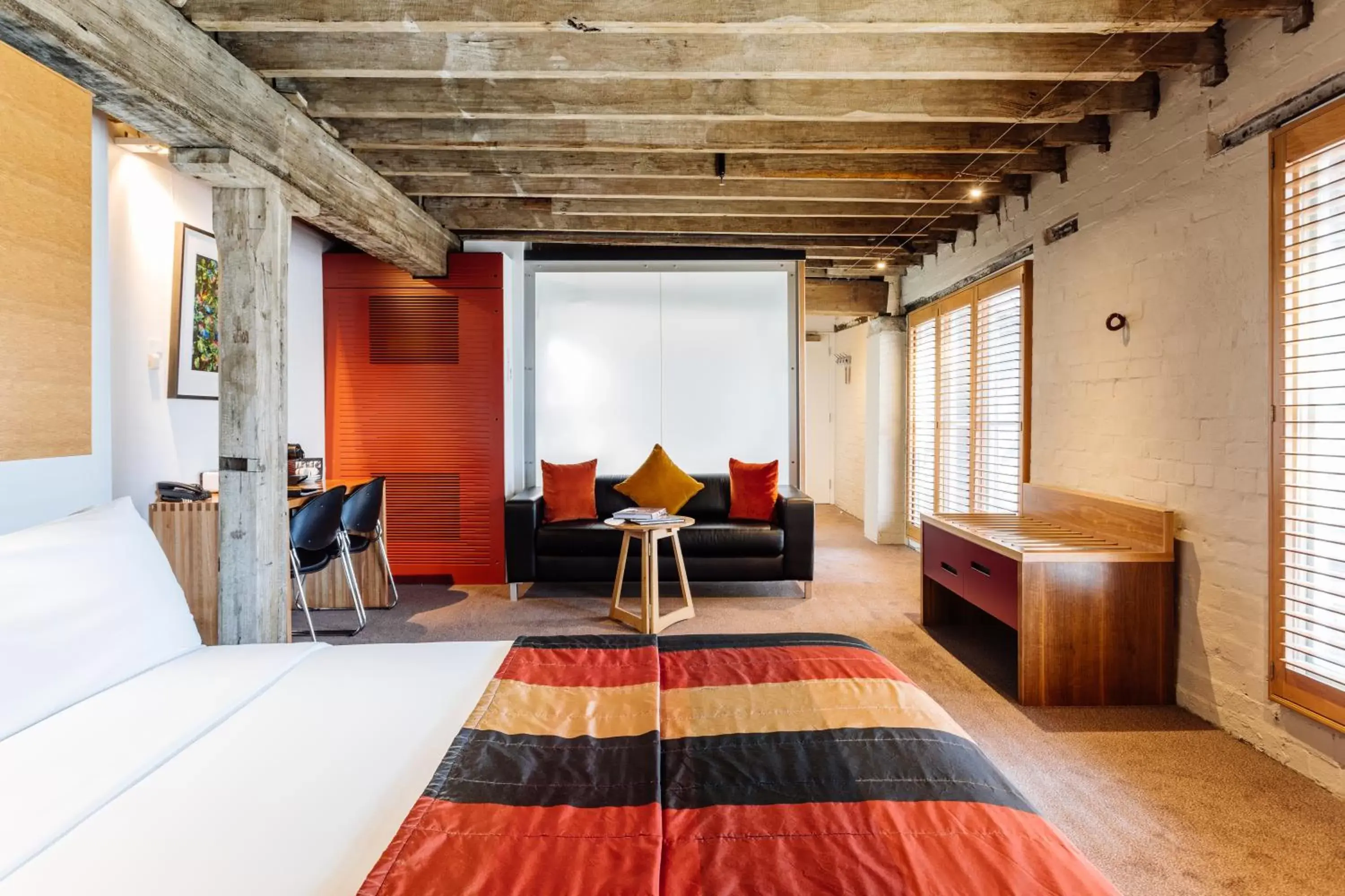 Deluxe Double Room with Spa Bath in The Henry Jones Art Hotel Deluxe Double Room with Spa Bath in The Henry Jones Art Hotel