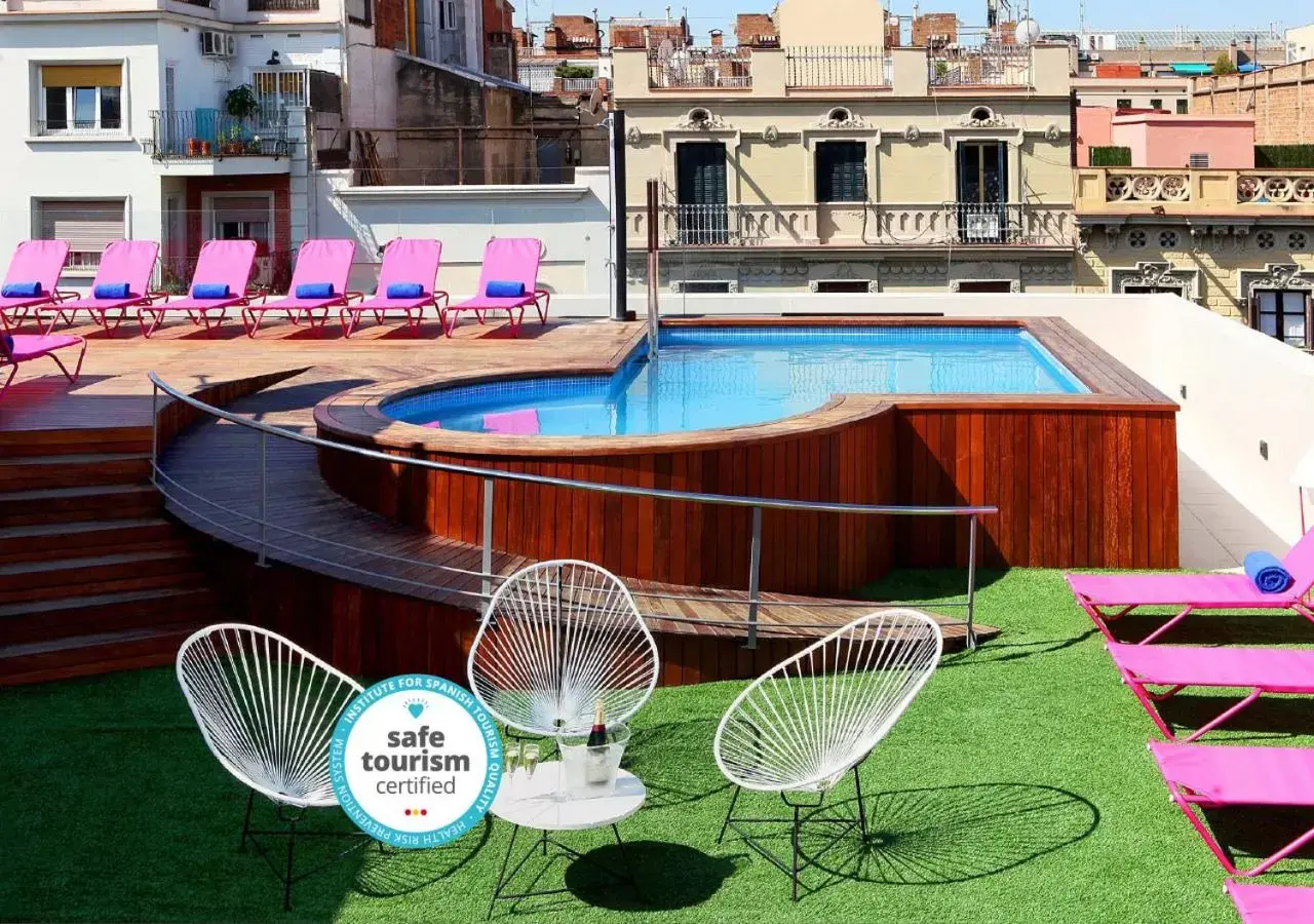 Swimming pool in TWO Hotel Barcelona by Axel 4* Sup- Adults Only