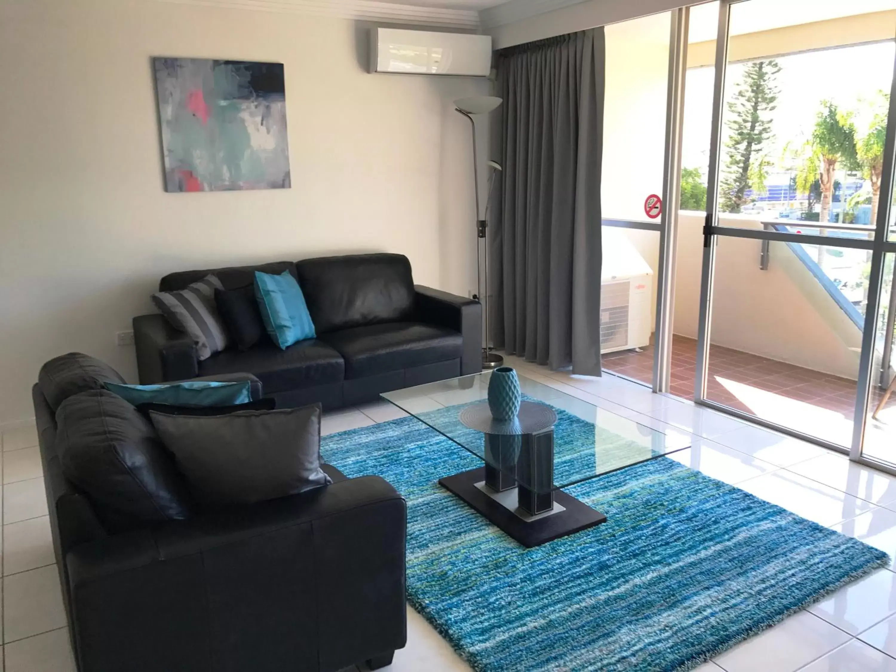 Living room, Seating Area in Baronnet Apartments