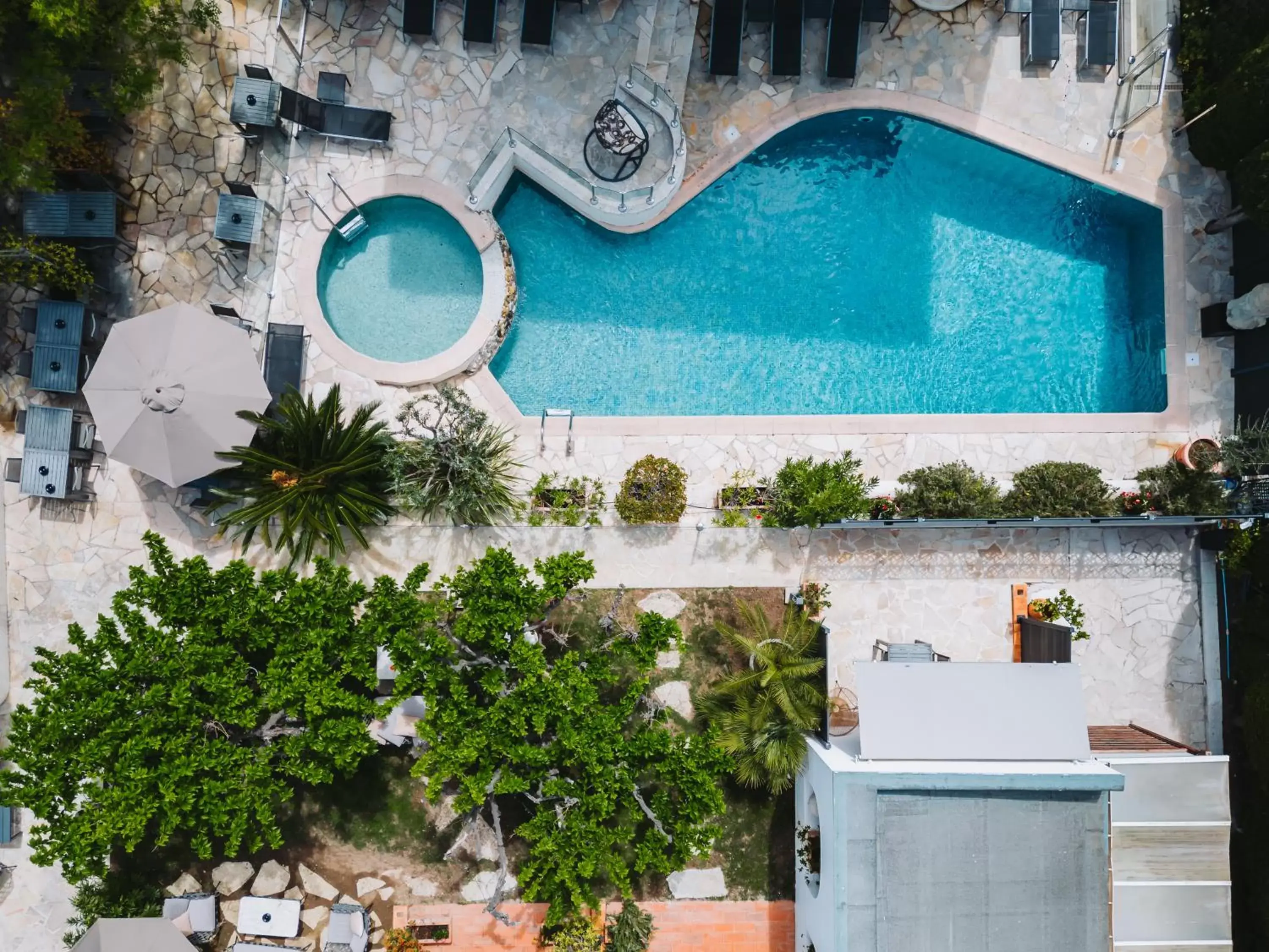 Pool View in Hôtel La Villa Cannes