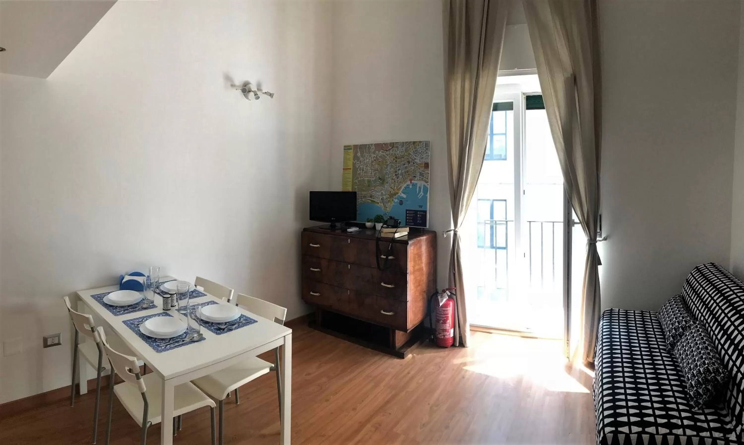 Photo of the whole room in Ale & Tizy House