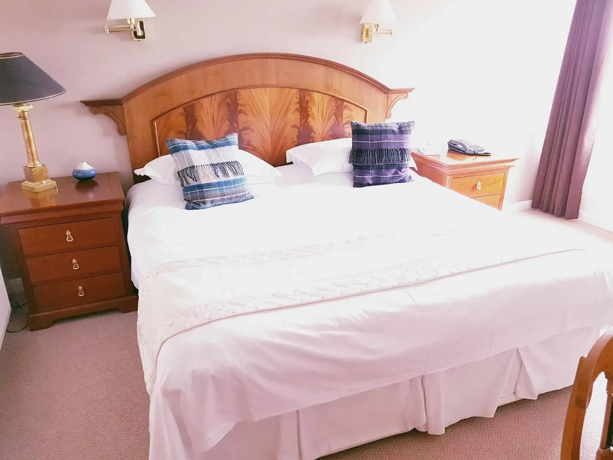 Bedroom, Bed in The Powfoot Hotel, Annan