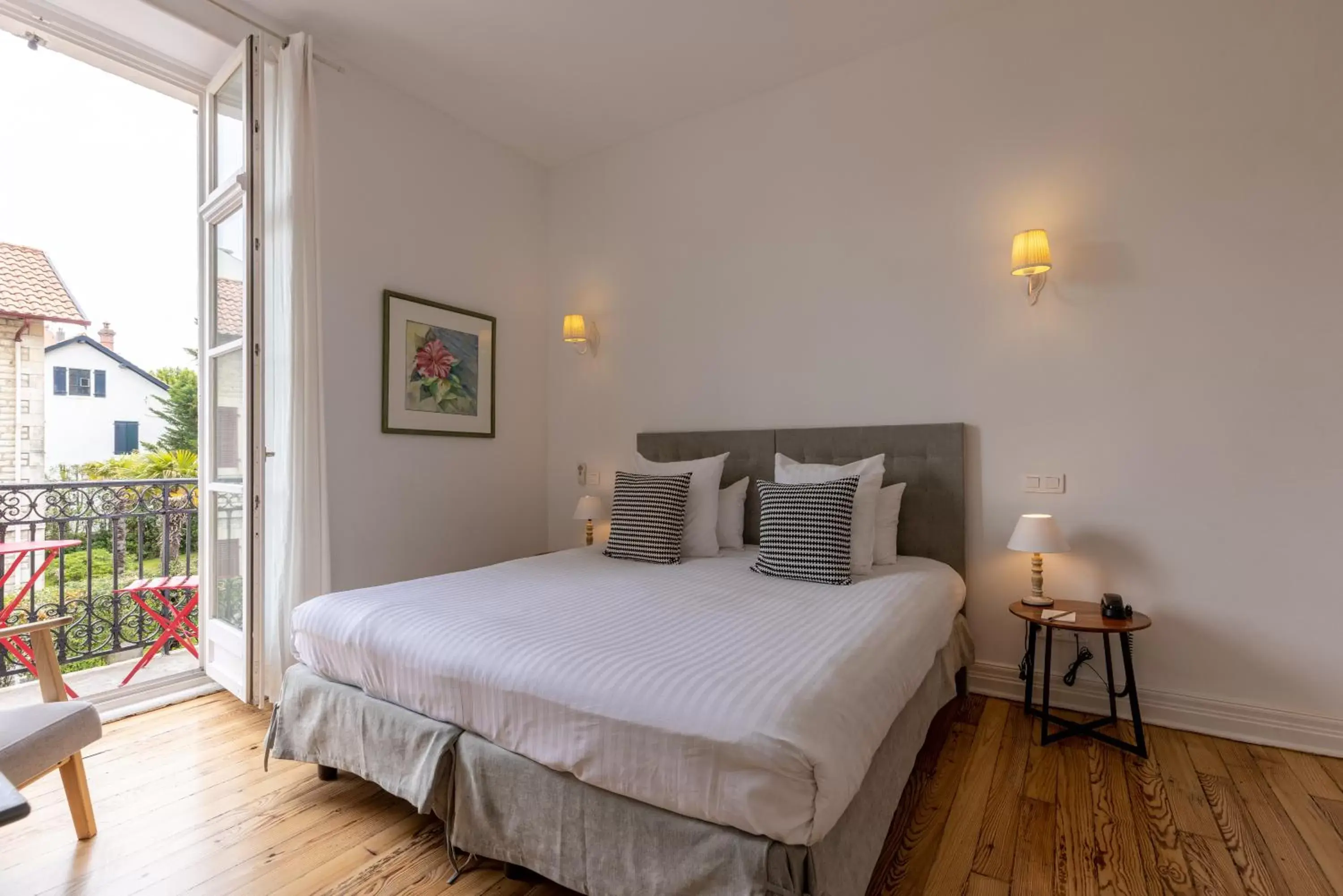 Bedroom, Bed in Hôtel & Espace Bien-être La Maison du Lierre