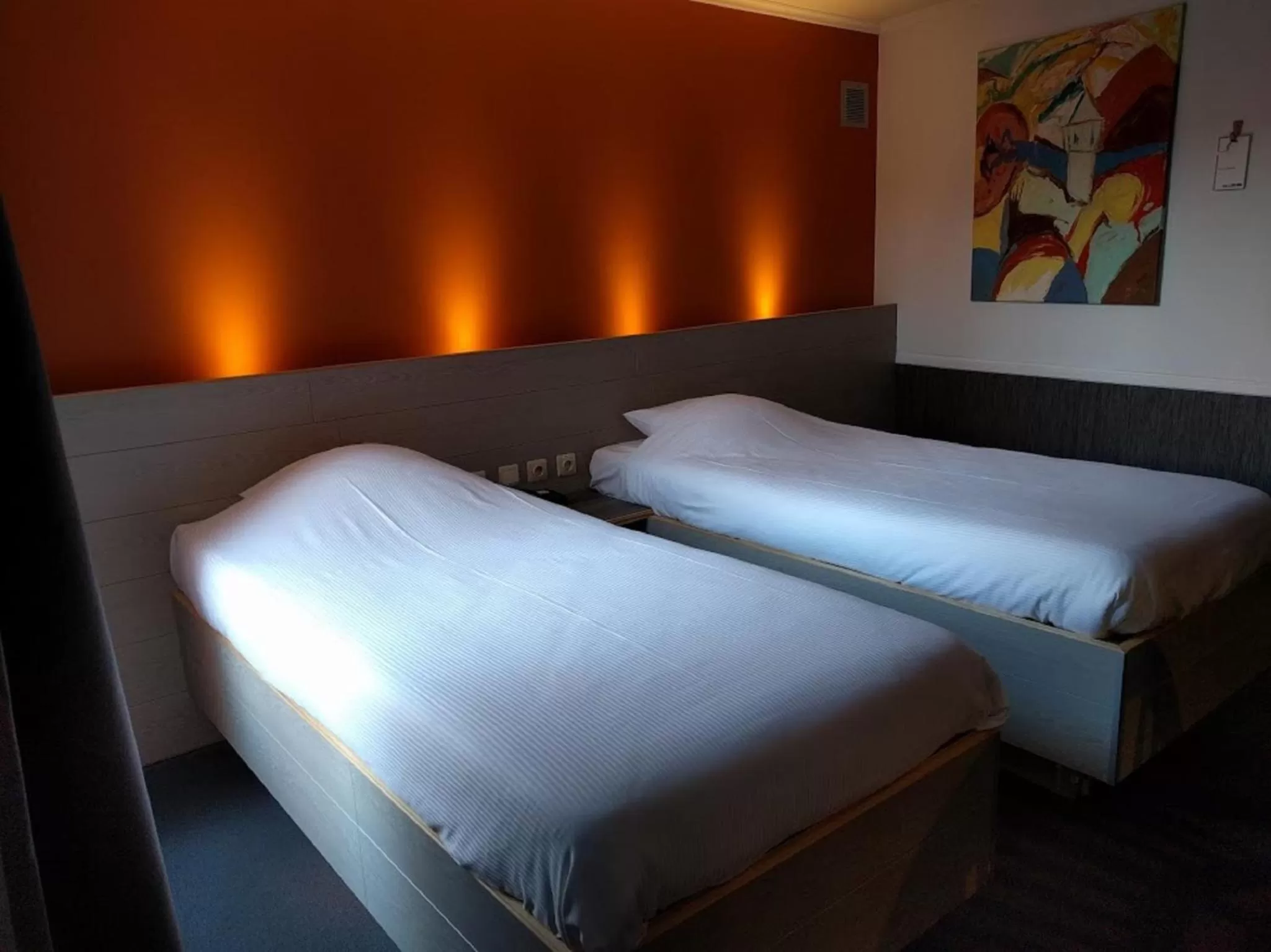 Bedroom, Bed in Canalview Hotel Ter Reien